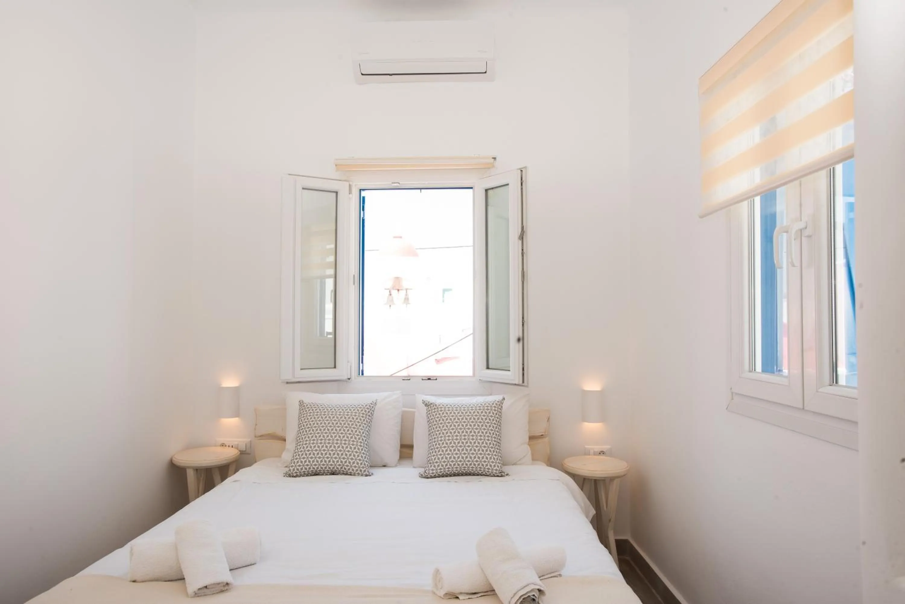 TV and multimedia, Bed in Eleanna's Mykonos