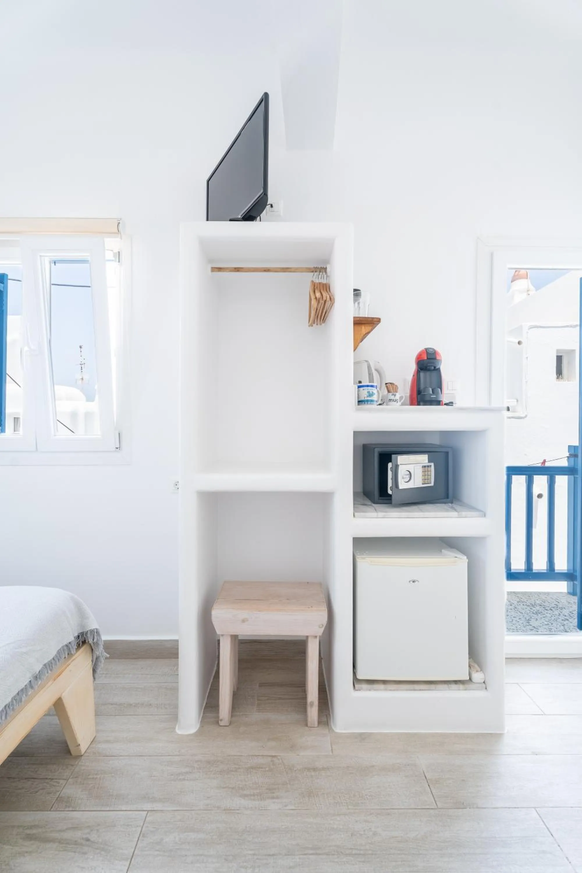 TV and multimedia, Bed in Eleanna's Mykonos