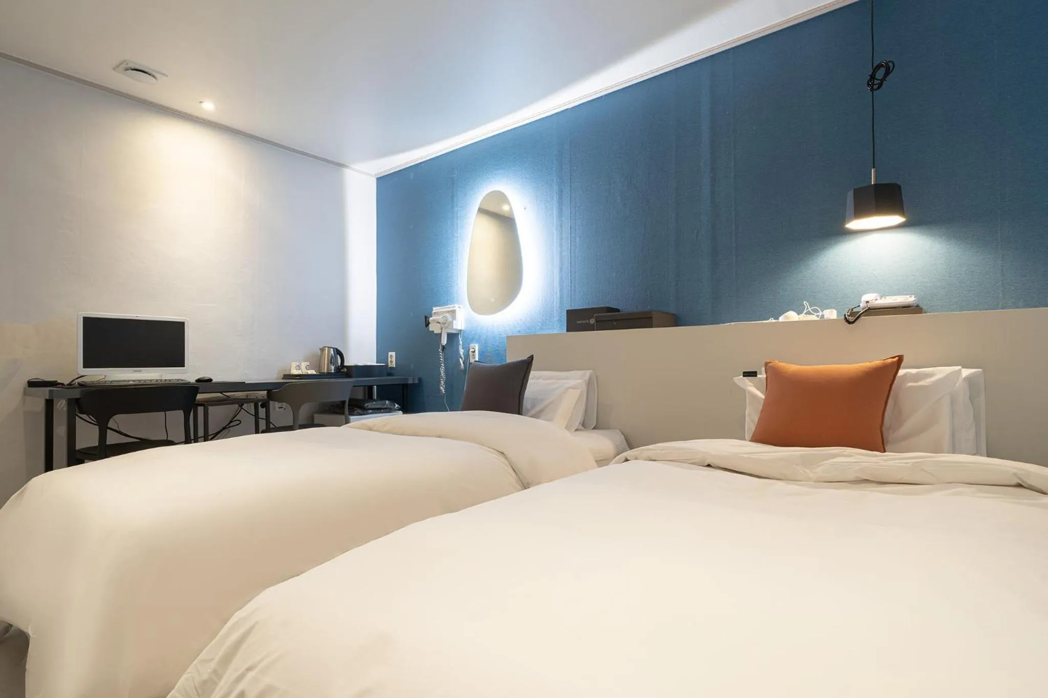 Bed in Uiwang Nine Hotel