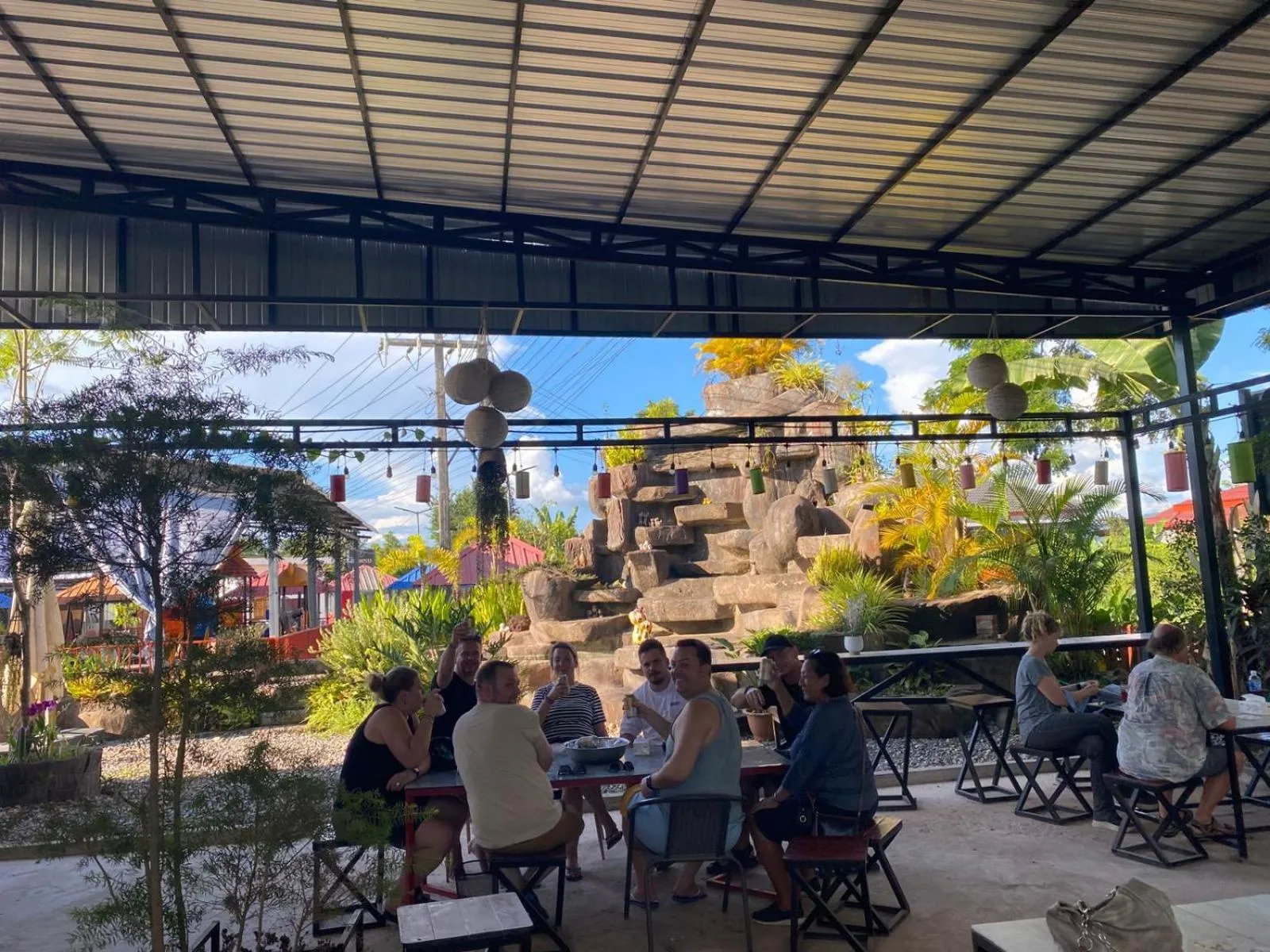 Restaurant/places to eat in Tulip Hotel