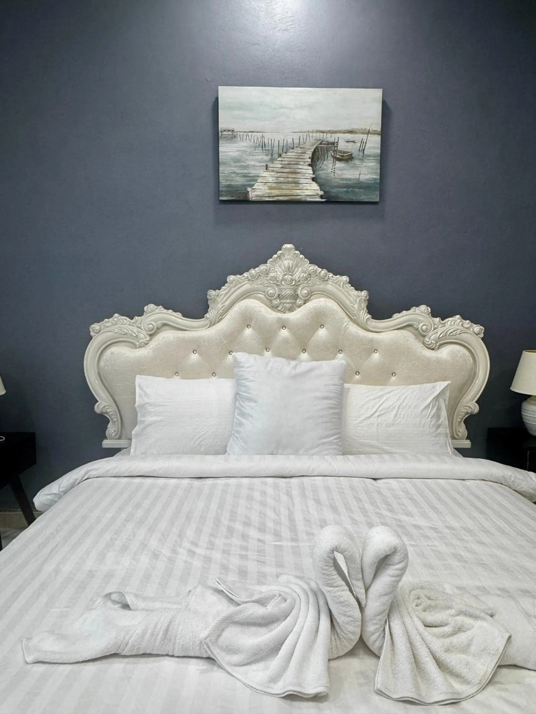 Bedroom, Bed in Tulip Hotel