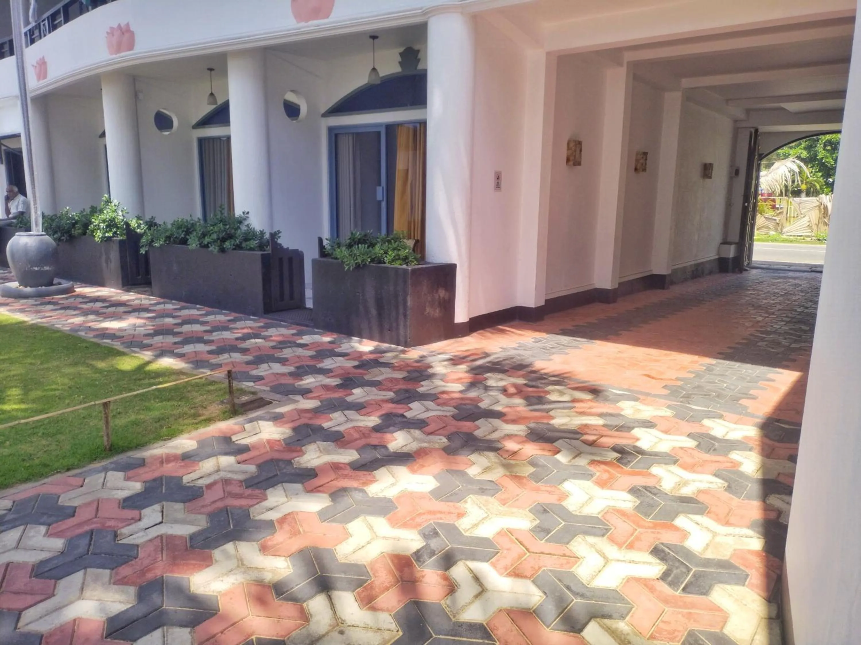 Garden in DALAWELLA BEACH RESORT