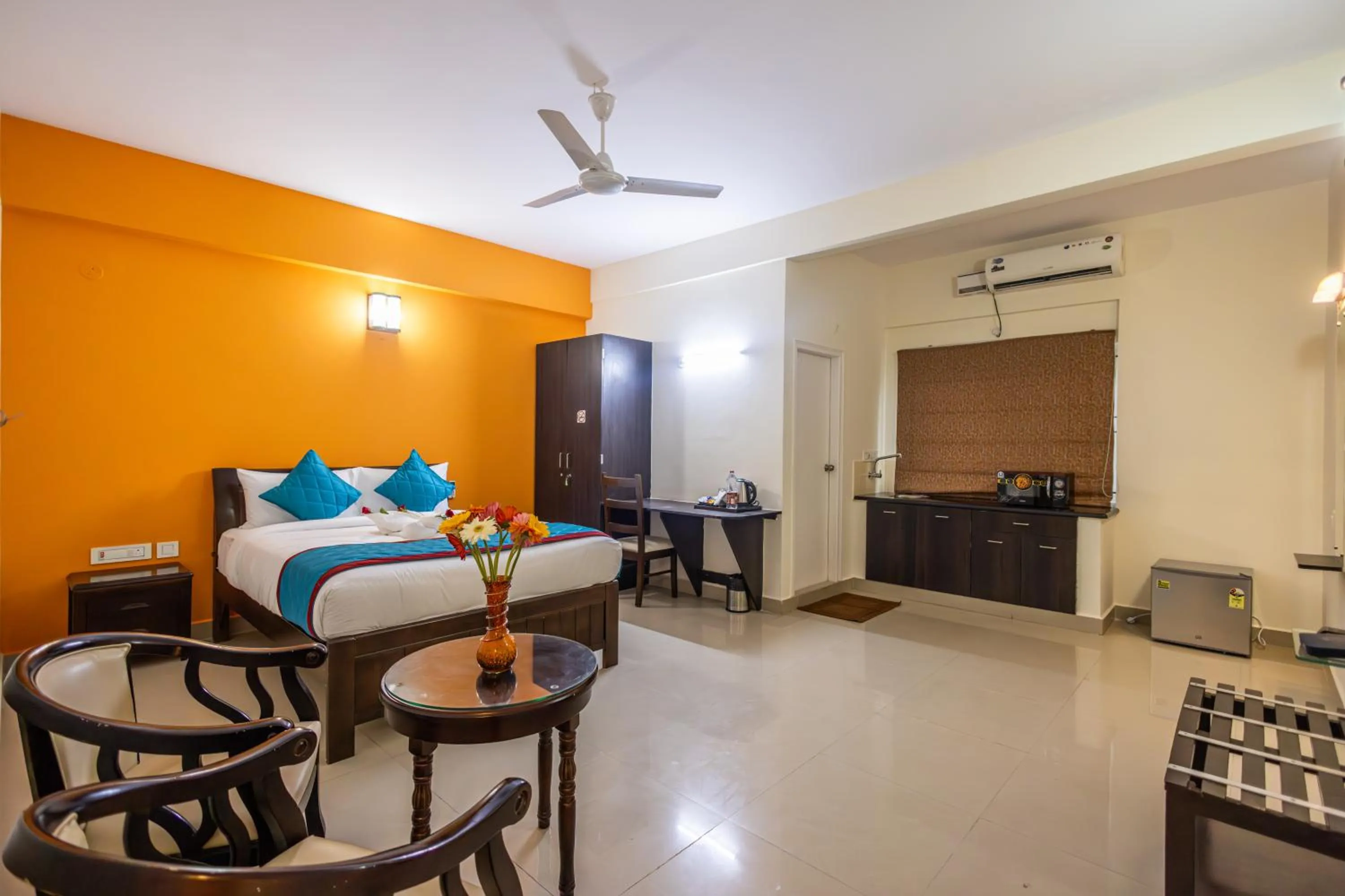 Bedroom in Suraksha Stay Brookfield Hotel