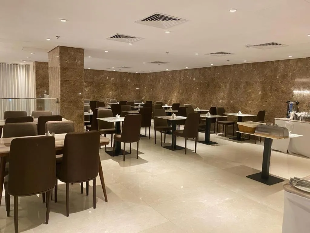 Restaurant/places to eat in Savoye Hotel