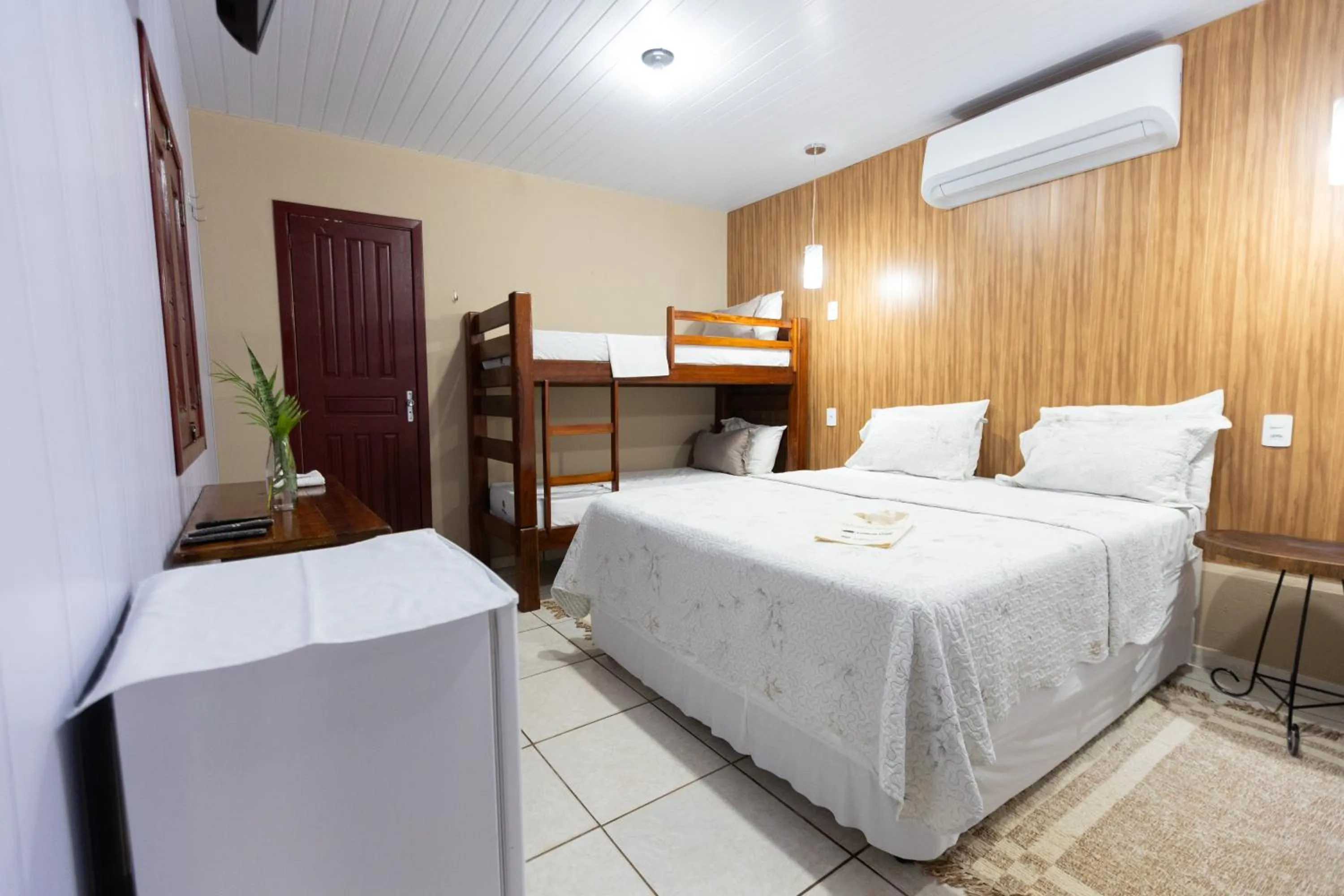 Photo of the whole room, Bed in Hotel Coração Verde