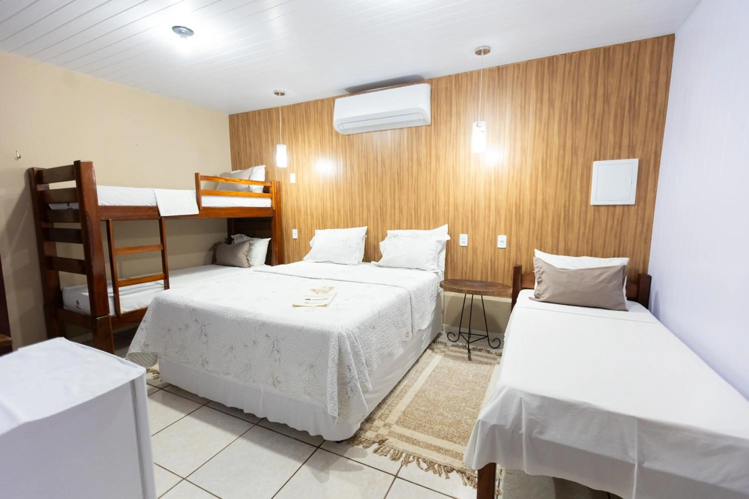 Photo of the whole room, Bed in Hotel Coração Verde