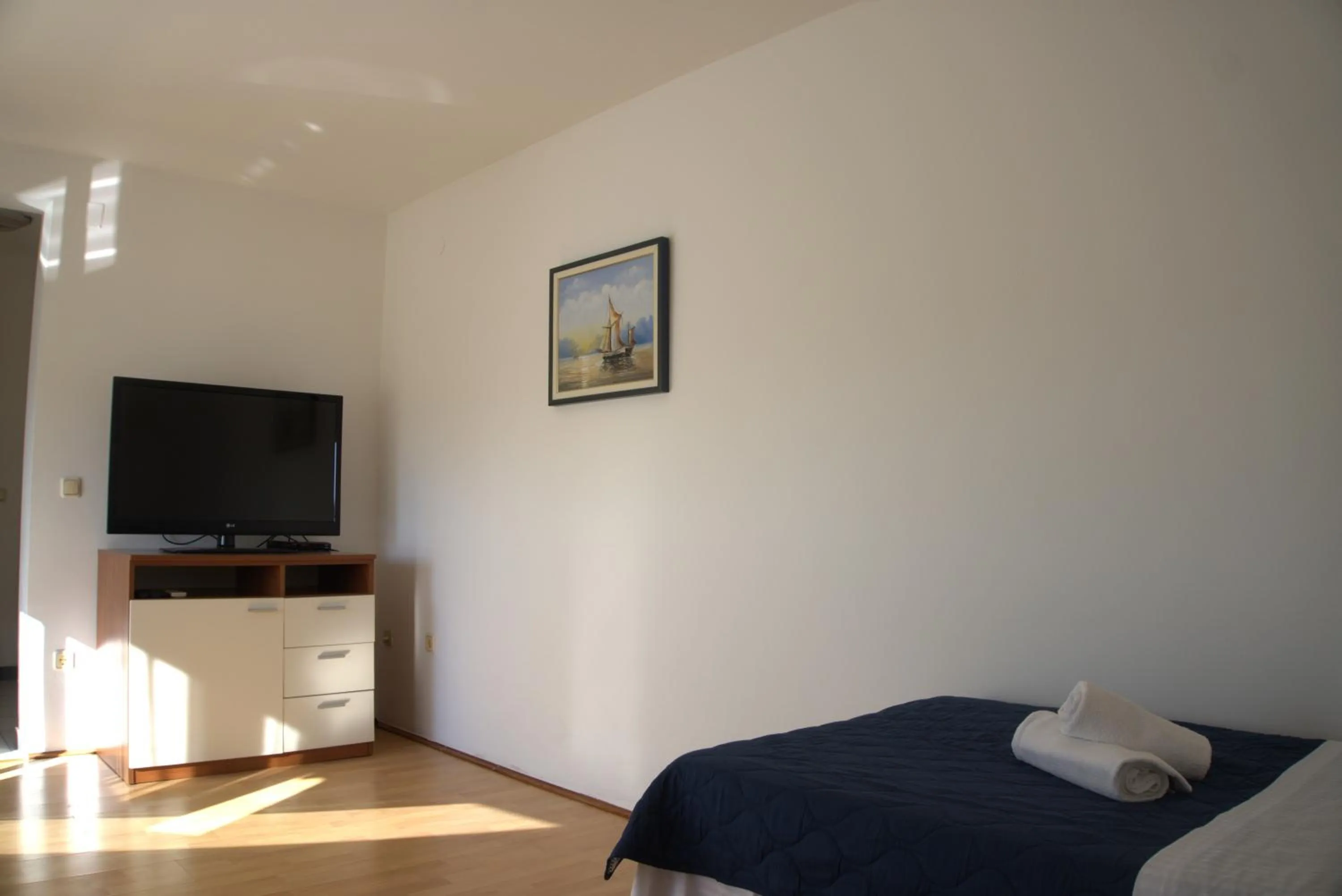 TV and multimedia in Guest House Maritimo