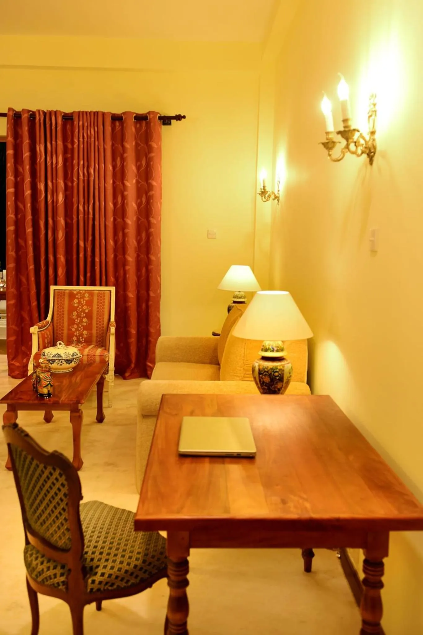 Seating area in Samsara