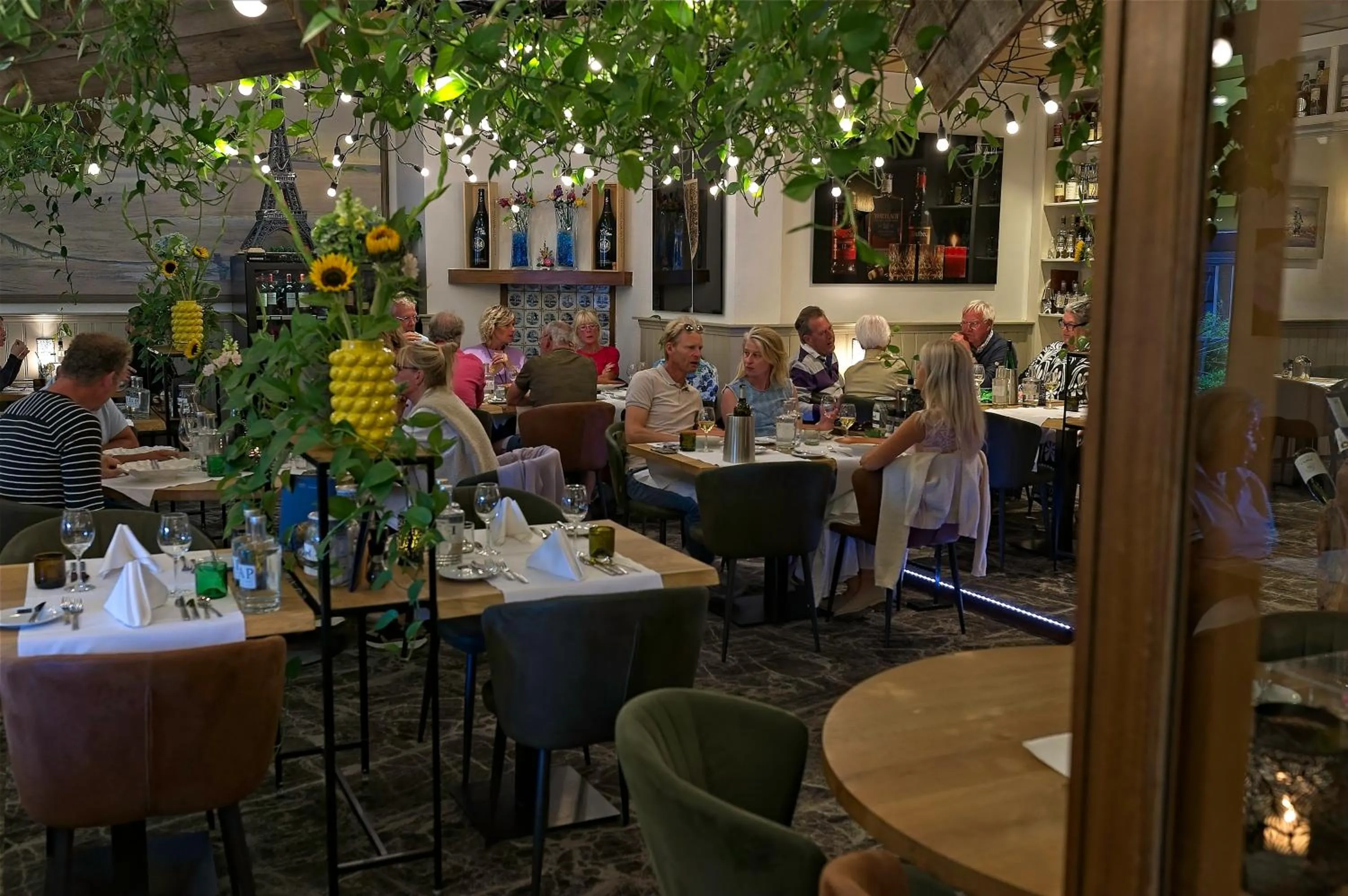 Restaurant/places to eat in Hotel Nap