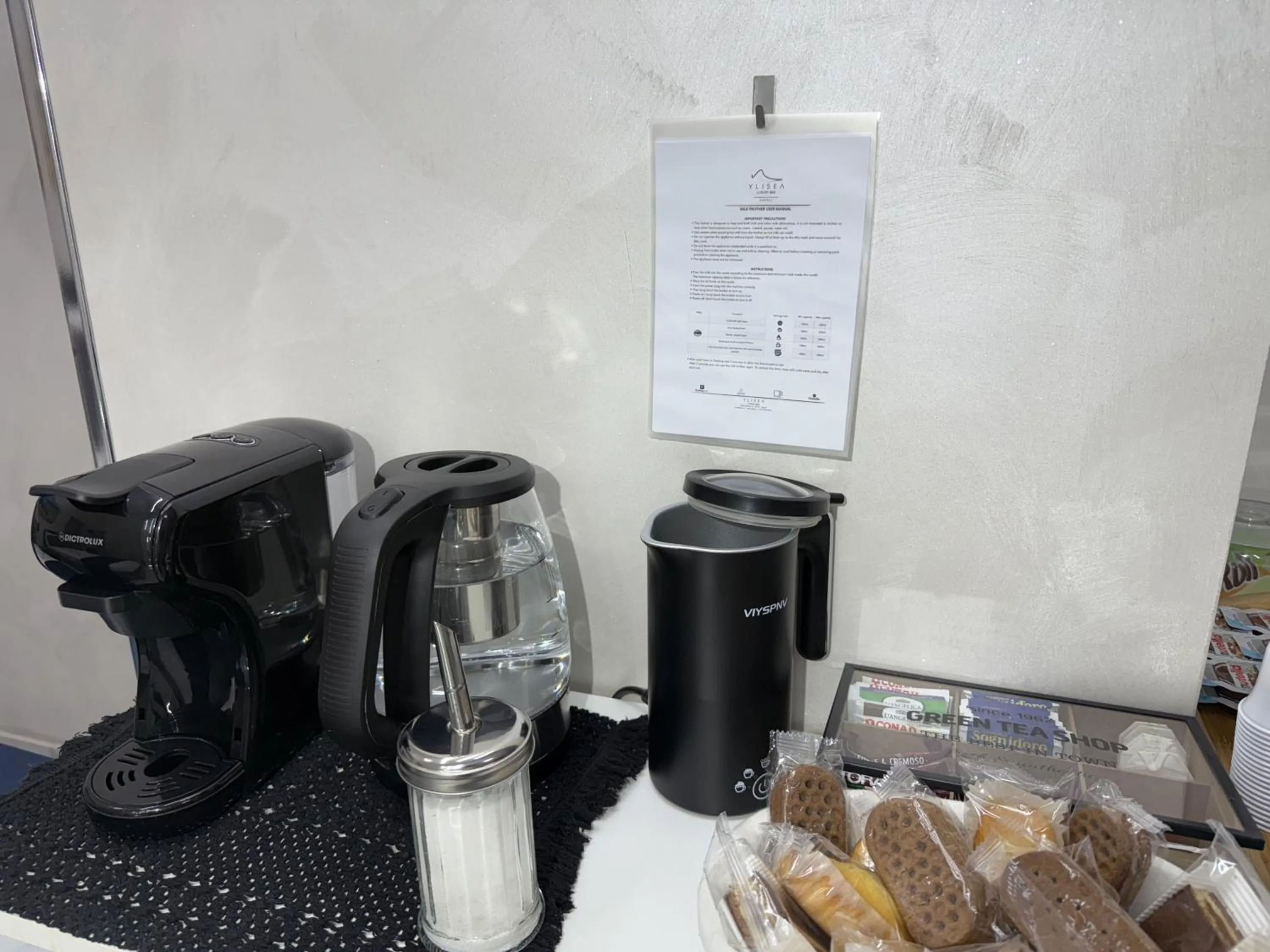 Coffee/tea facilities in Ylisea Luxury B&B