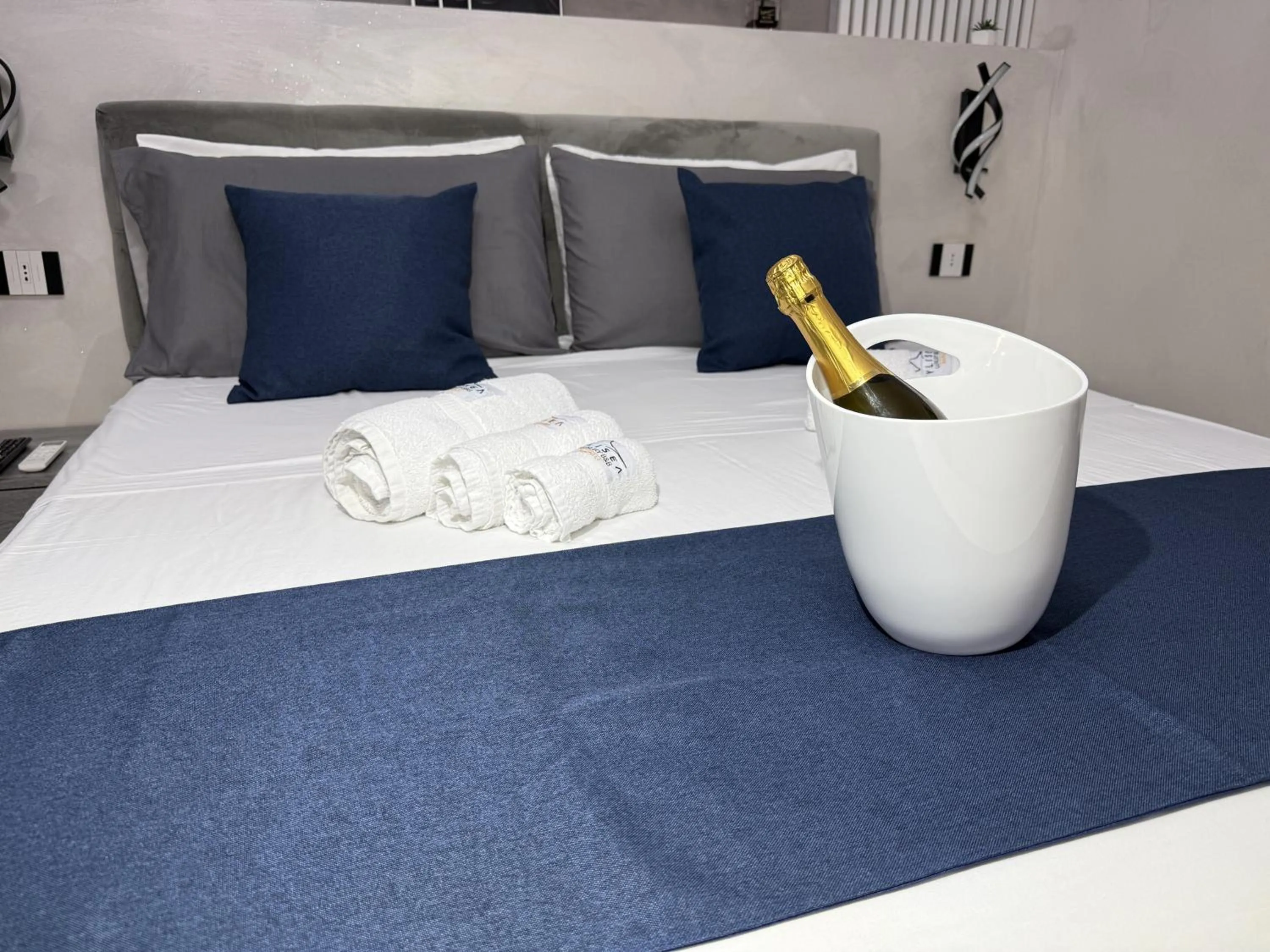 Bed in Ylisea Luxury B&B