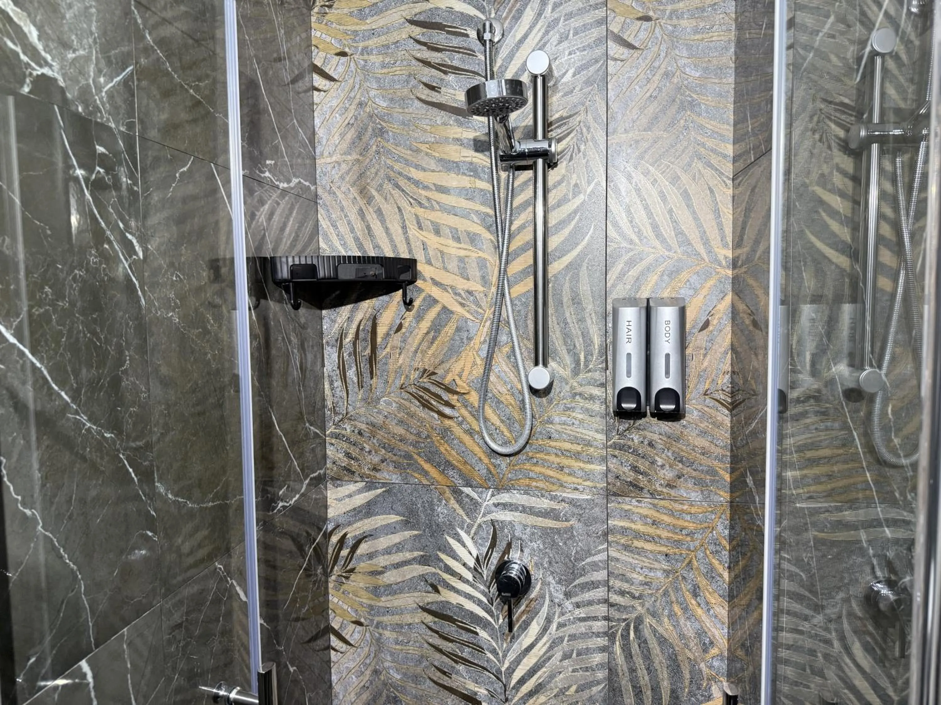 Shower in Ylisea Luxury B&B