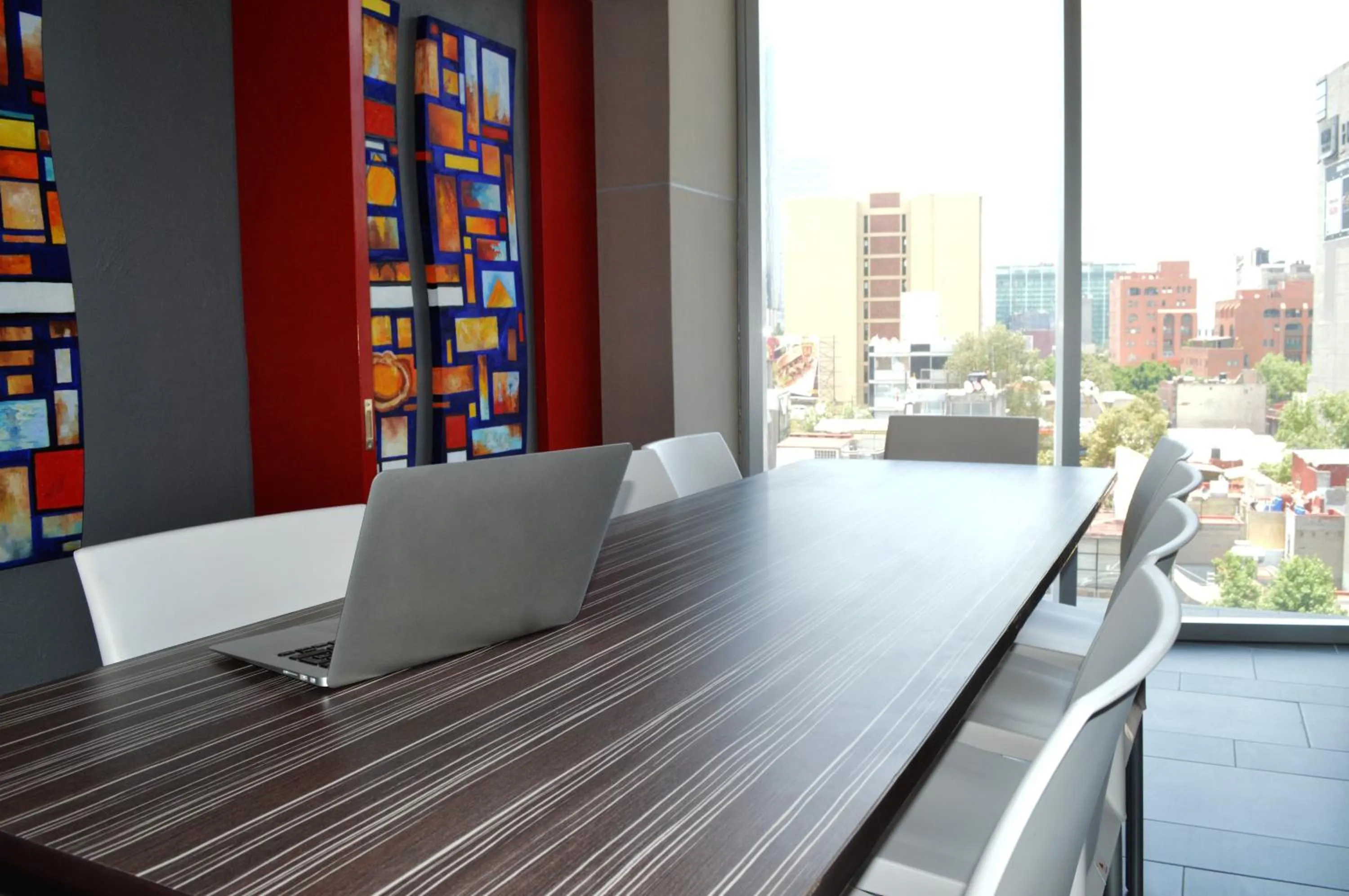 Business facilities in Hotel Block Suites