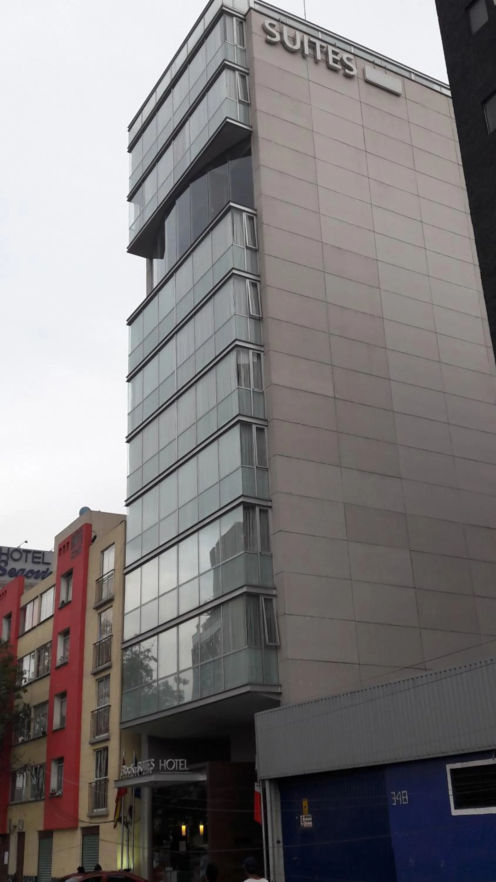 Facade/entrance in Hotel Block Suites