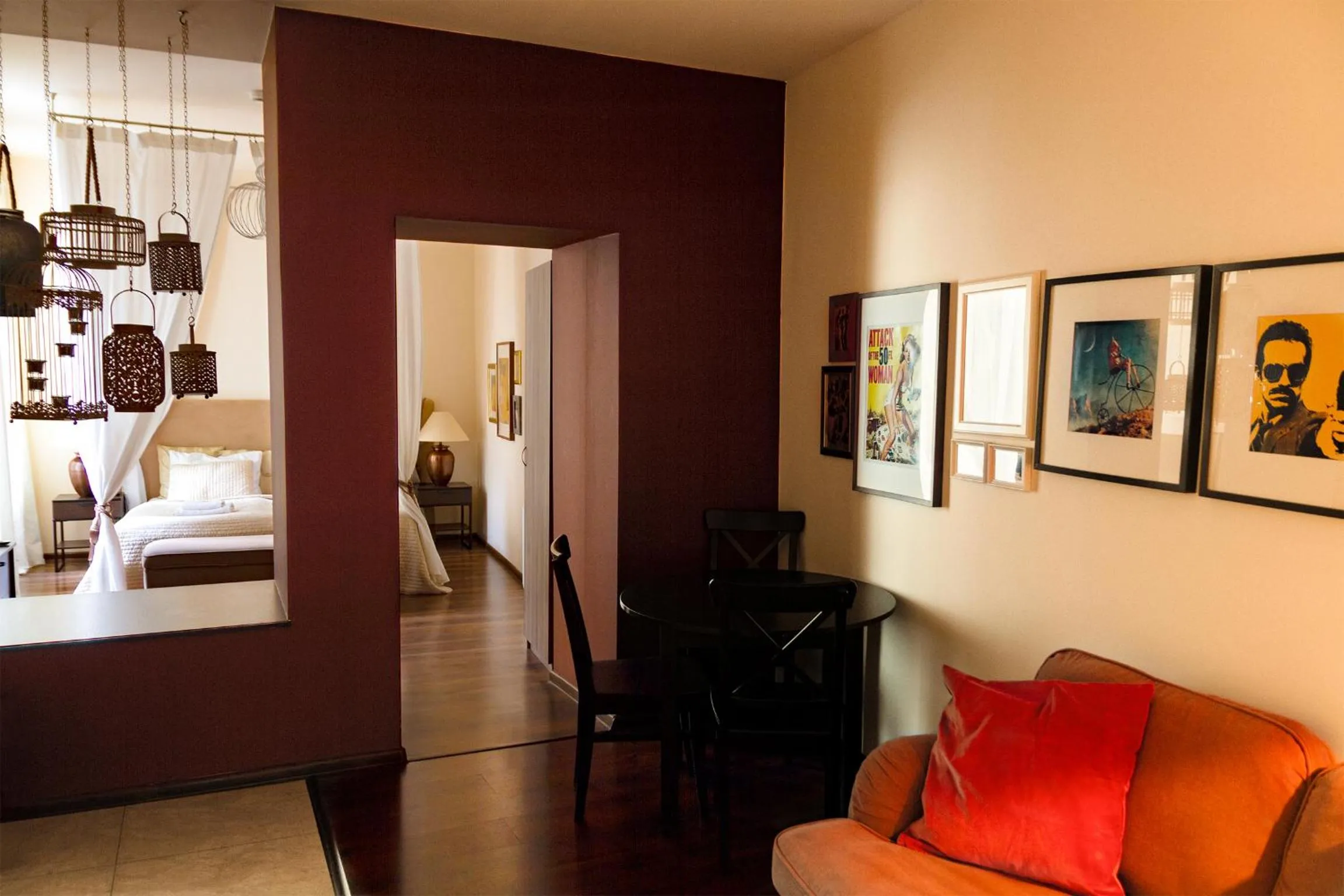 Living room, Bed in Lounge Apartments