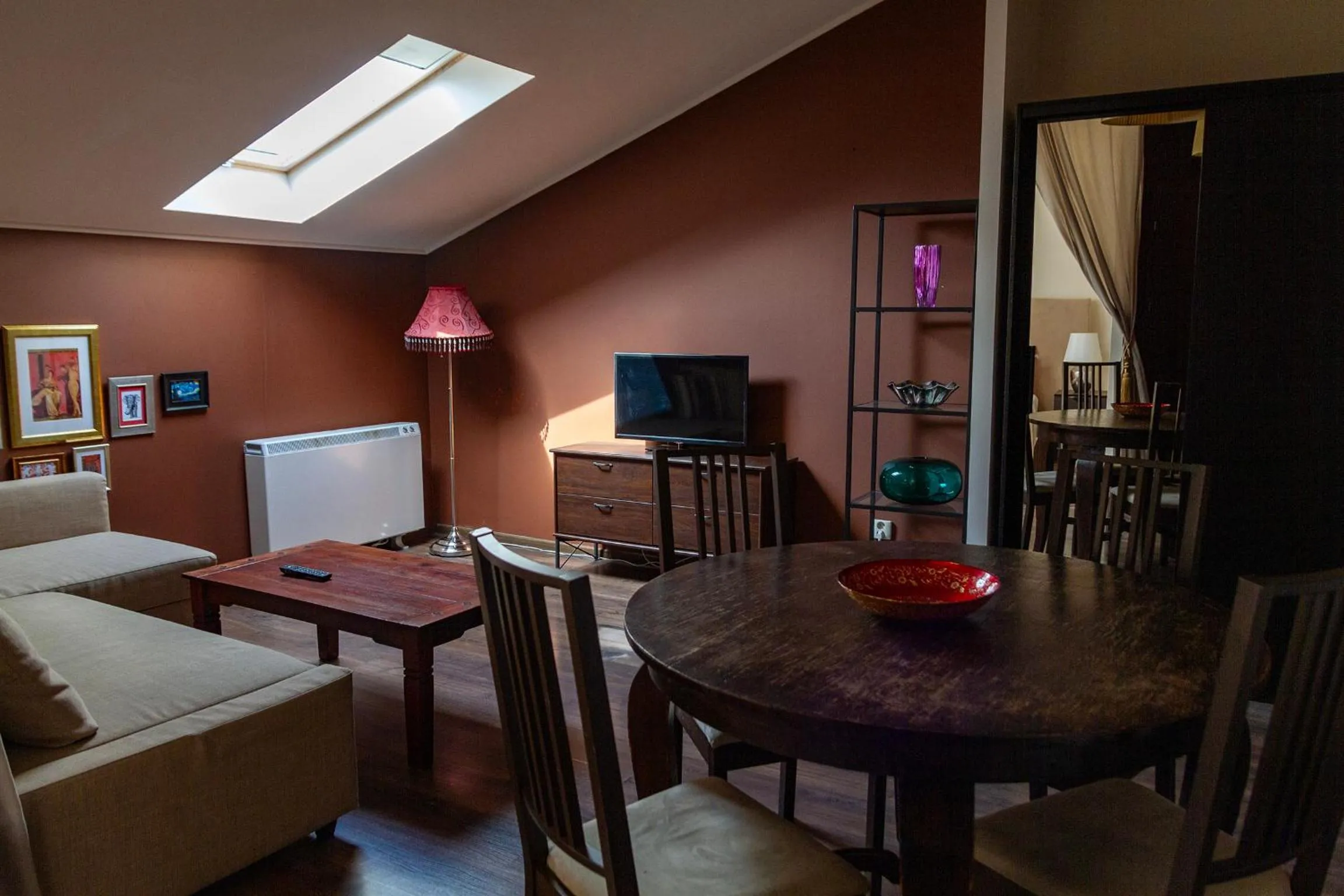 Dining area in Lounge Apartments