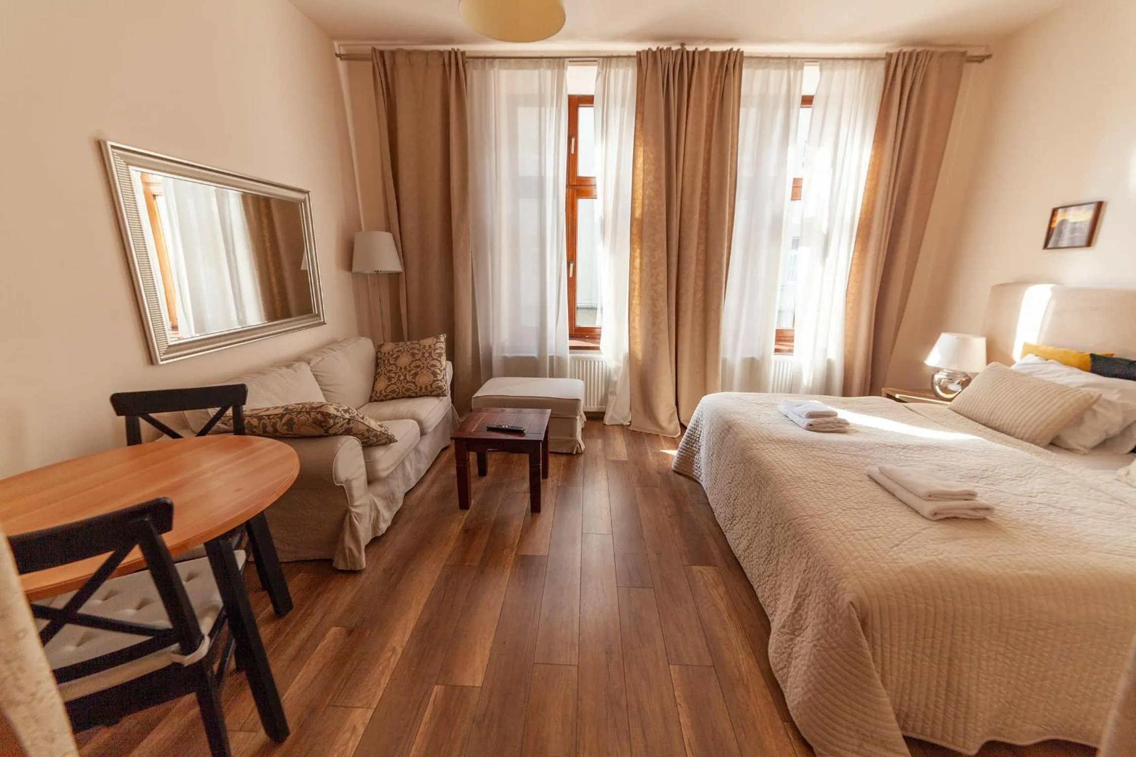 Living room, Bed in Lounge Apartments