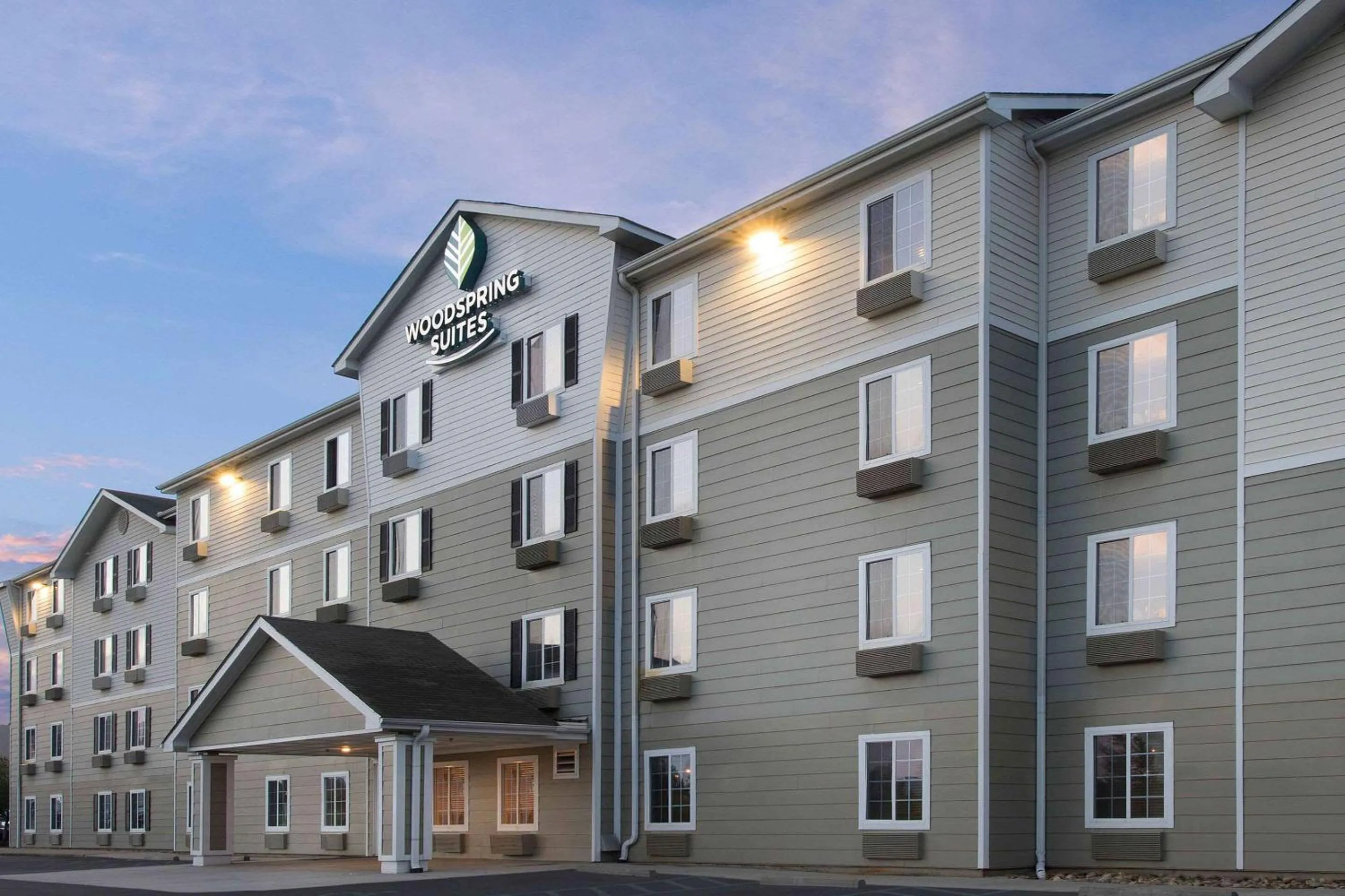 Property building in WoodSpring Suites Greenville Central I-85
