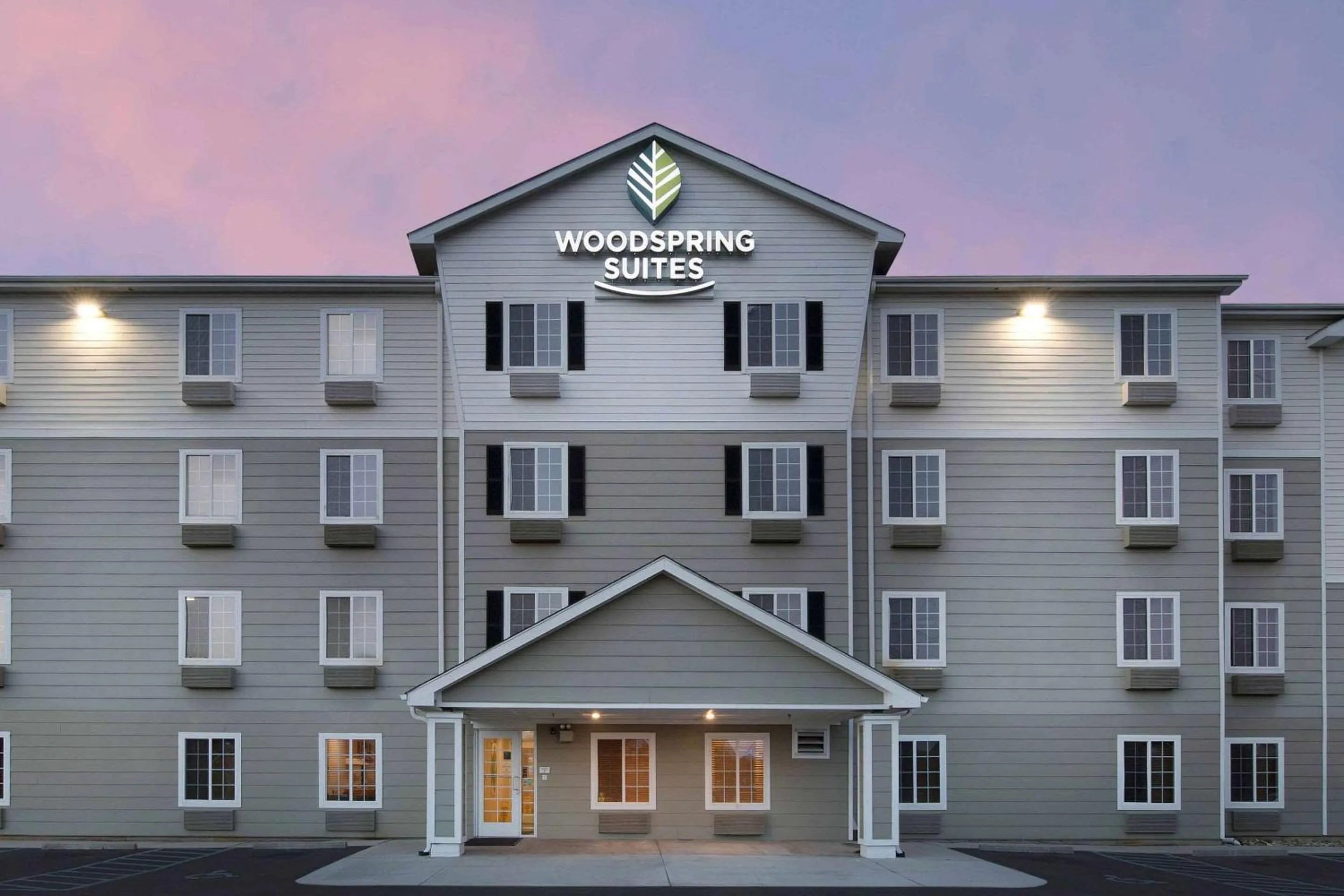 Property building in WoodSpring Suites Greenville Central I-85