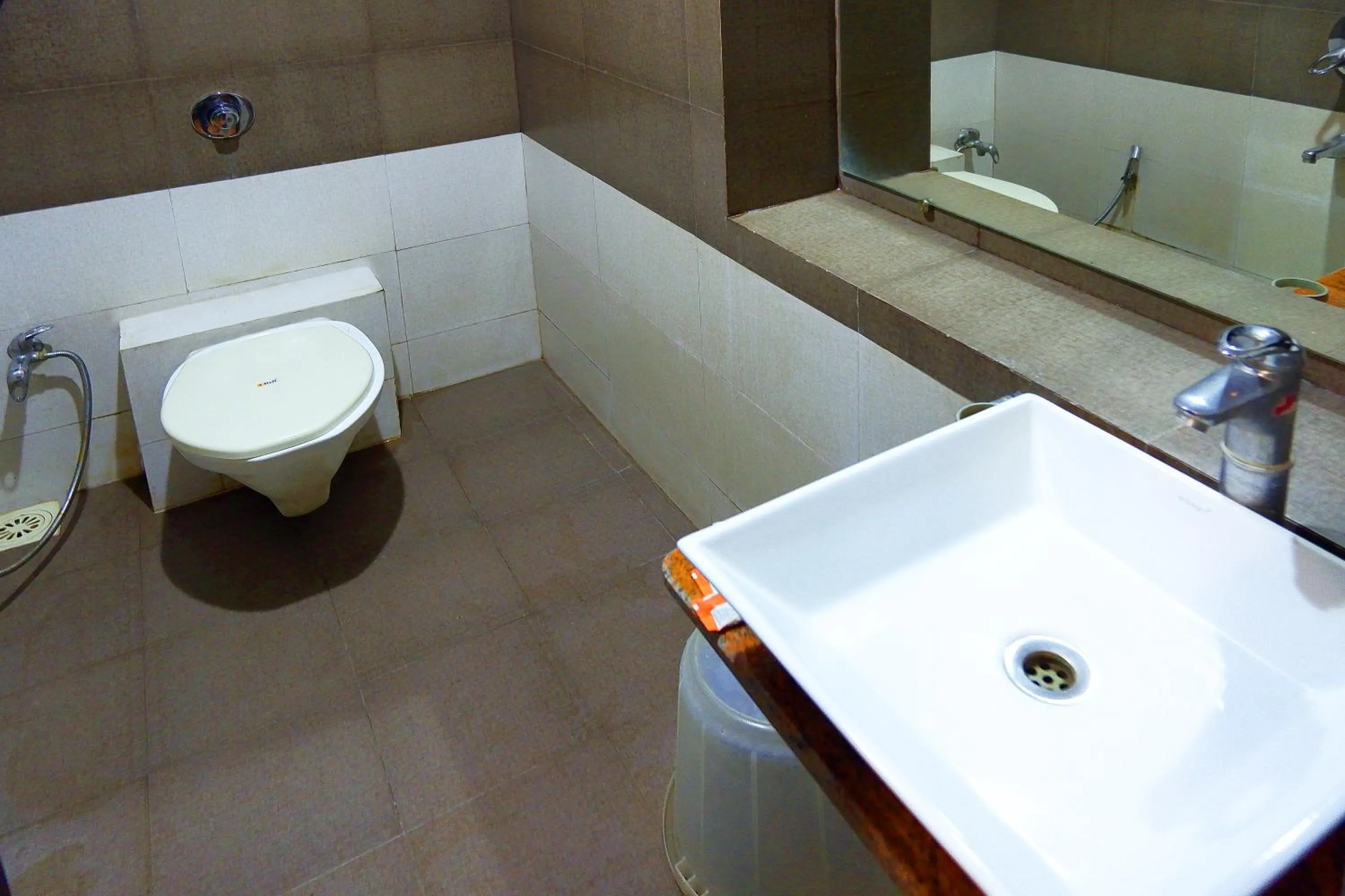 Toilet in Hotel Sai Vijay