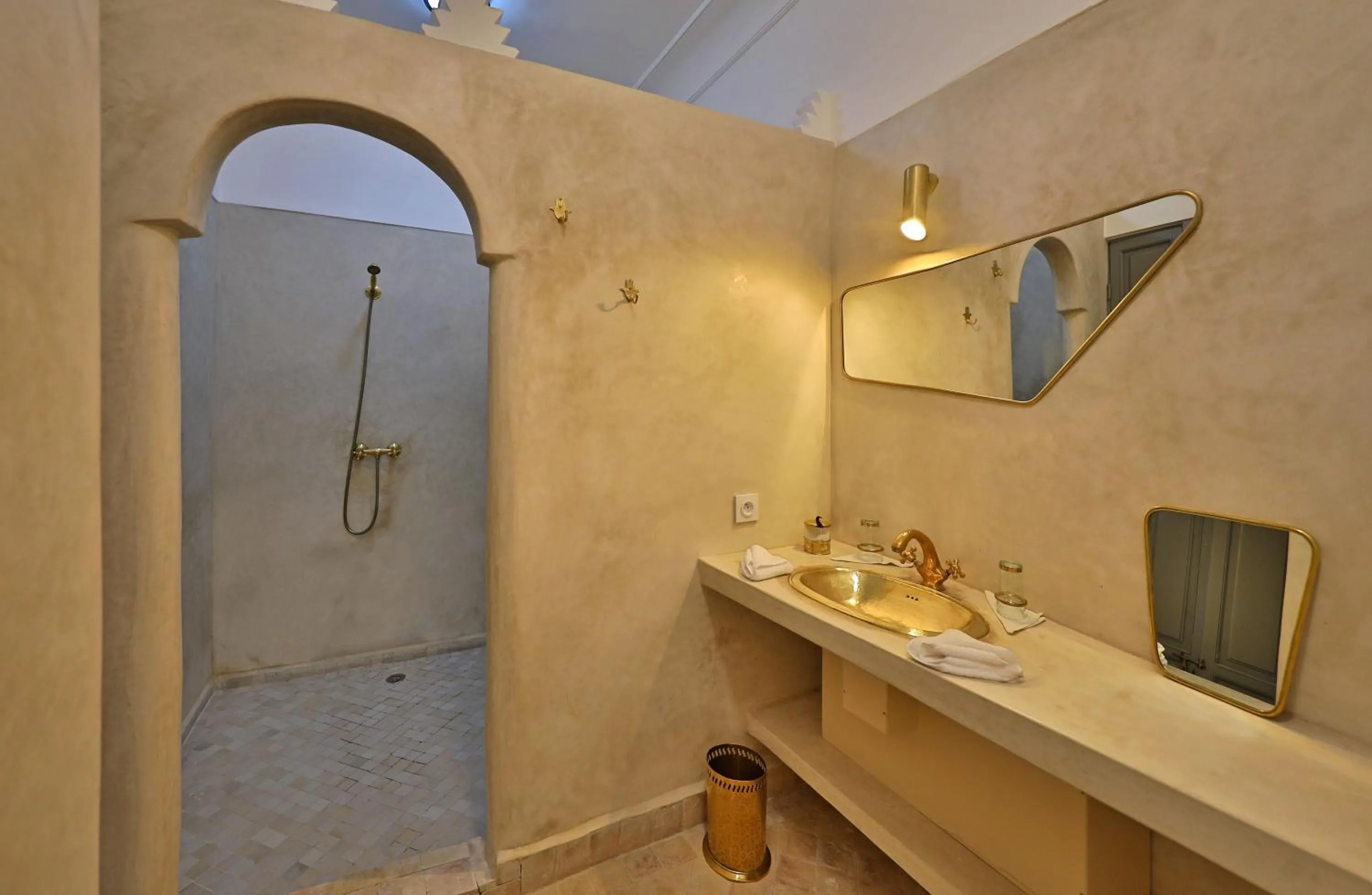 Shower in Riad Al Badia