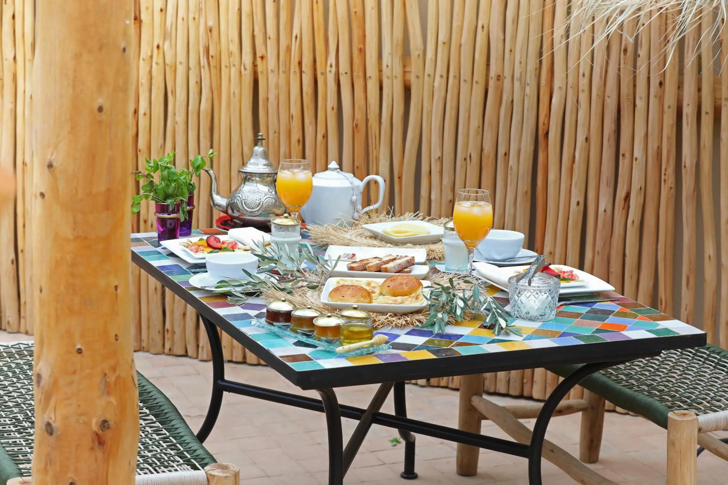 Food and drinks in Riad Al Badia