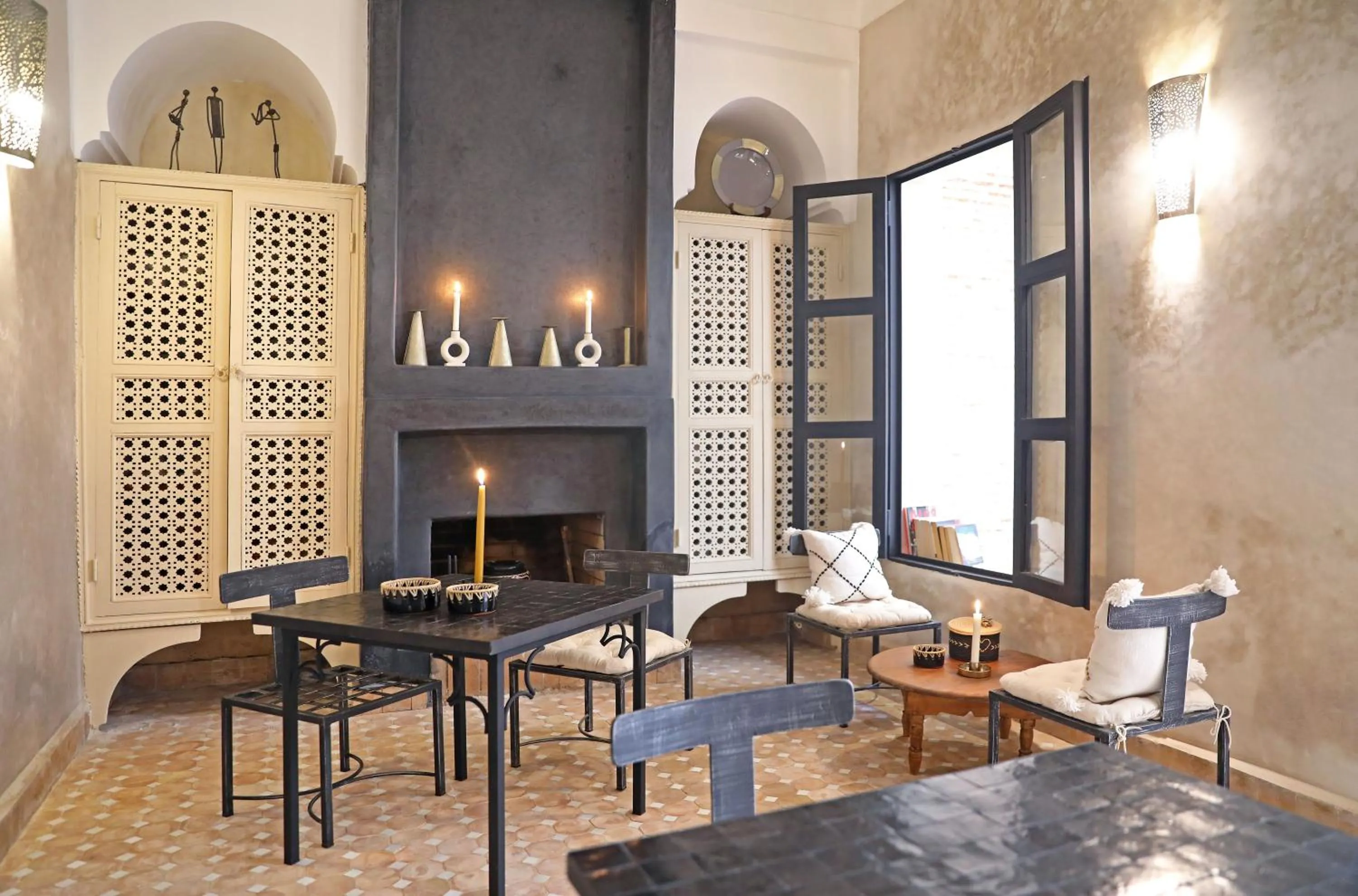 Restaurant/places to eat in Riad Al Badia