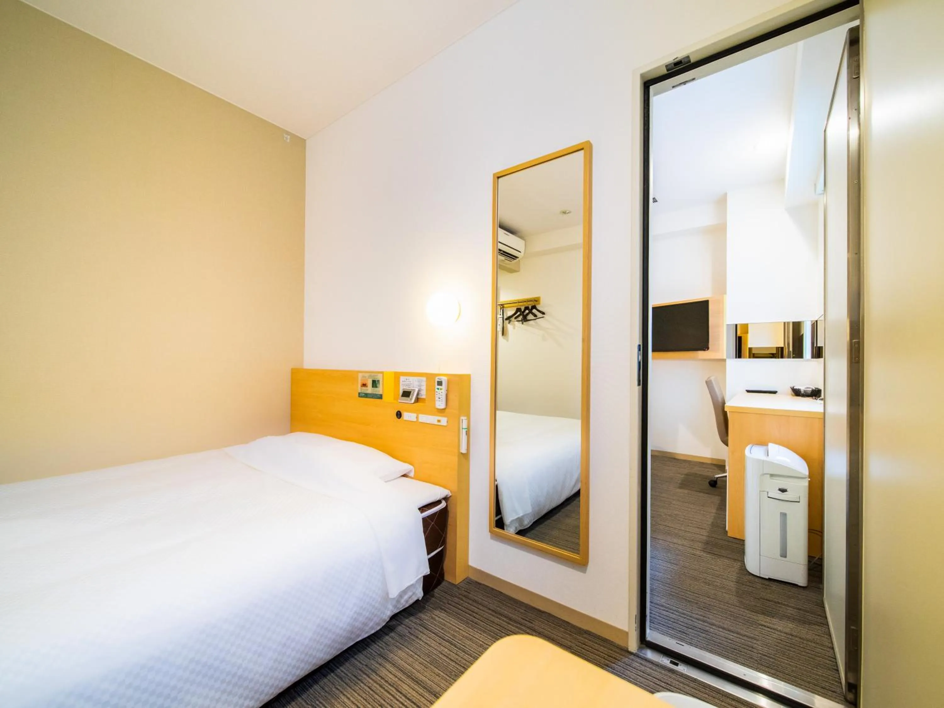 Toilet, Bed in Super Hotel Asakusa