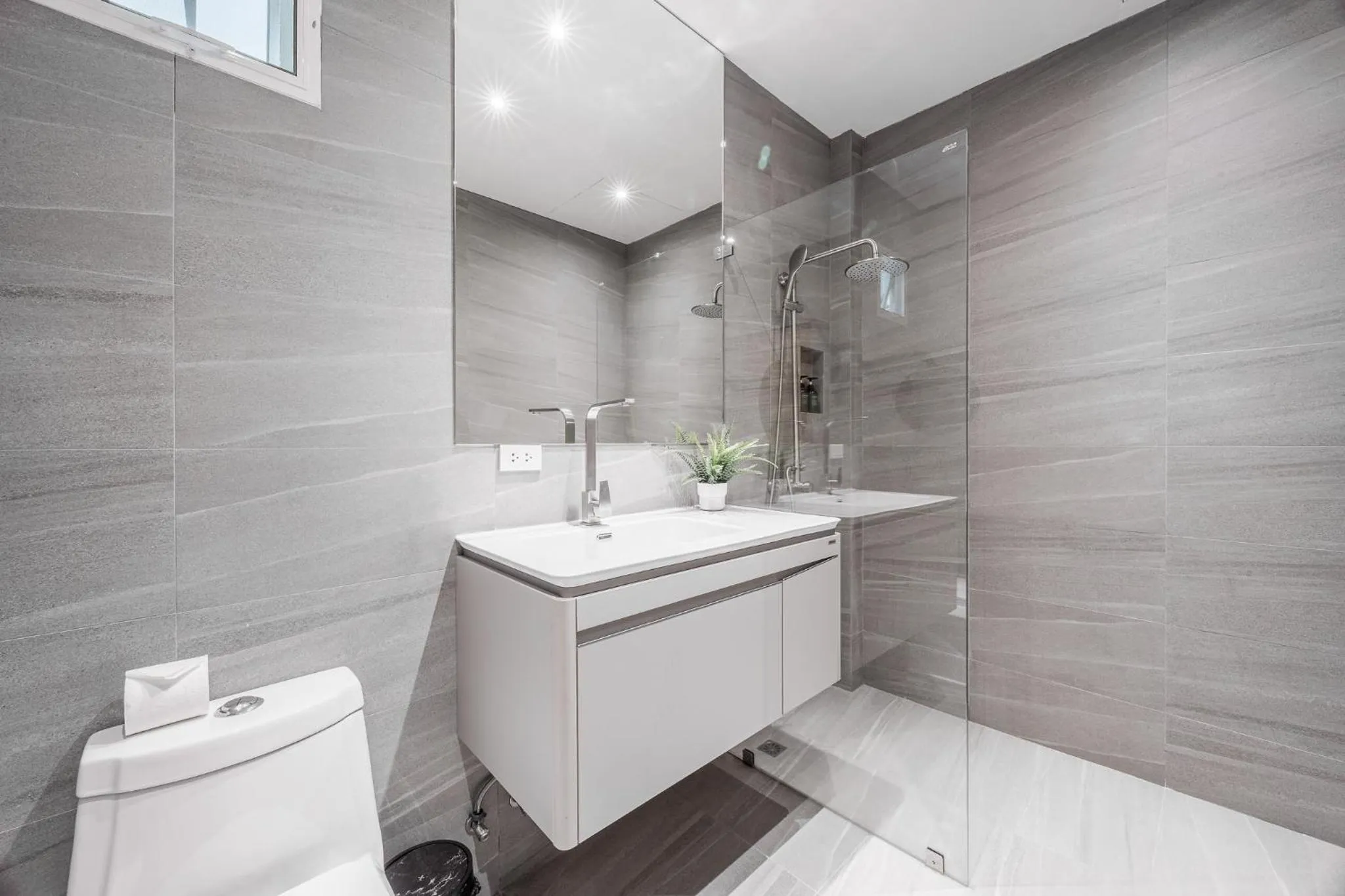 Bathroom in Baan Saint-Tropez Seaview Villas Kata Beach