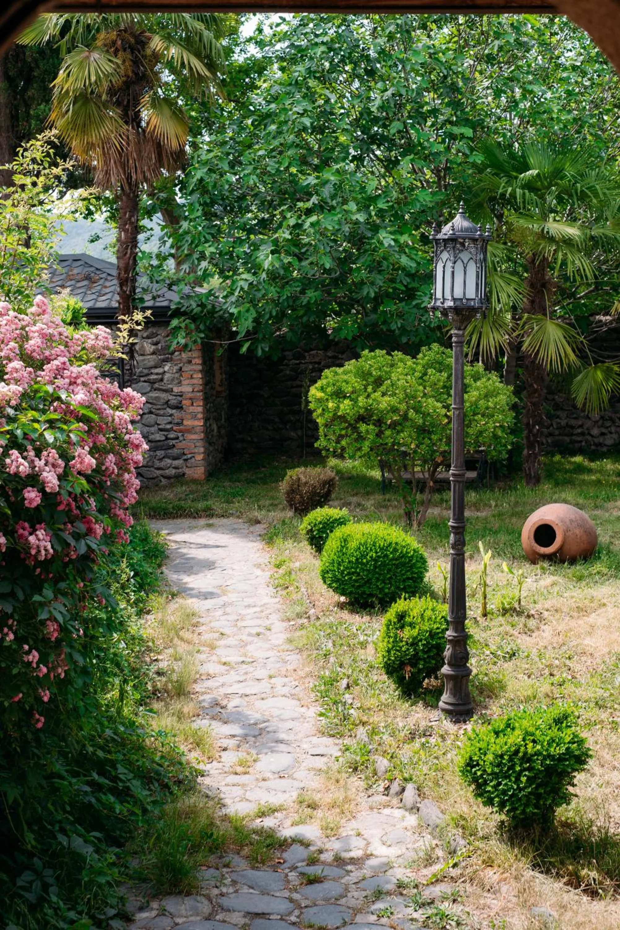 Garden in Chateau Eniseli