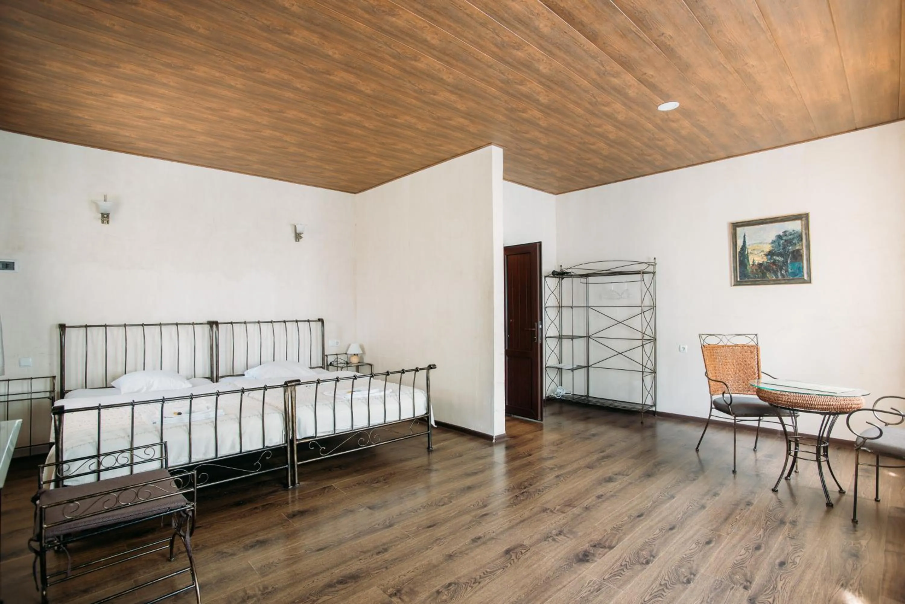 Seating area, Bed in Chateau Eniseli
