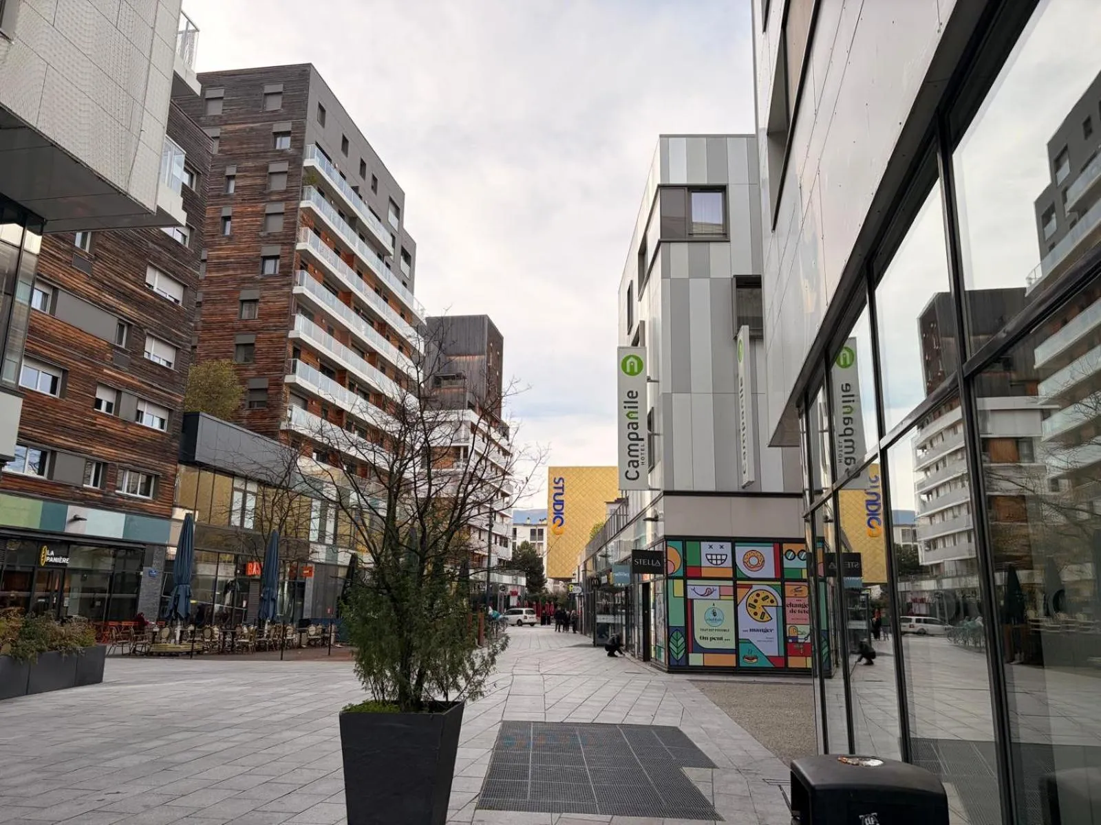 Shopping Area in Campanile Annemasse Gare– Genève