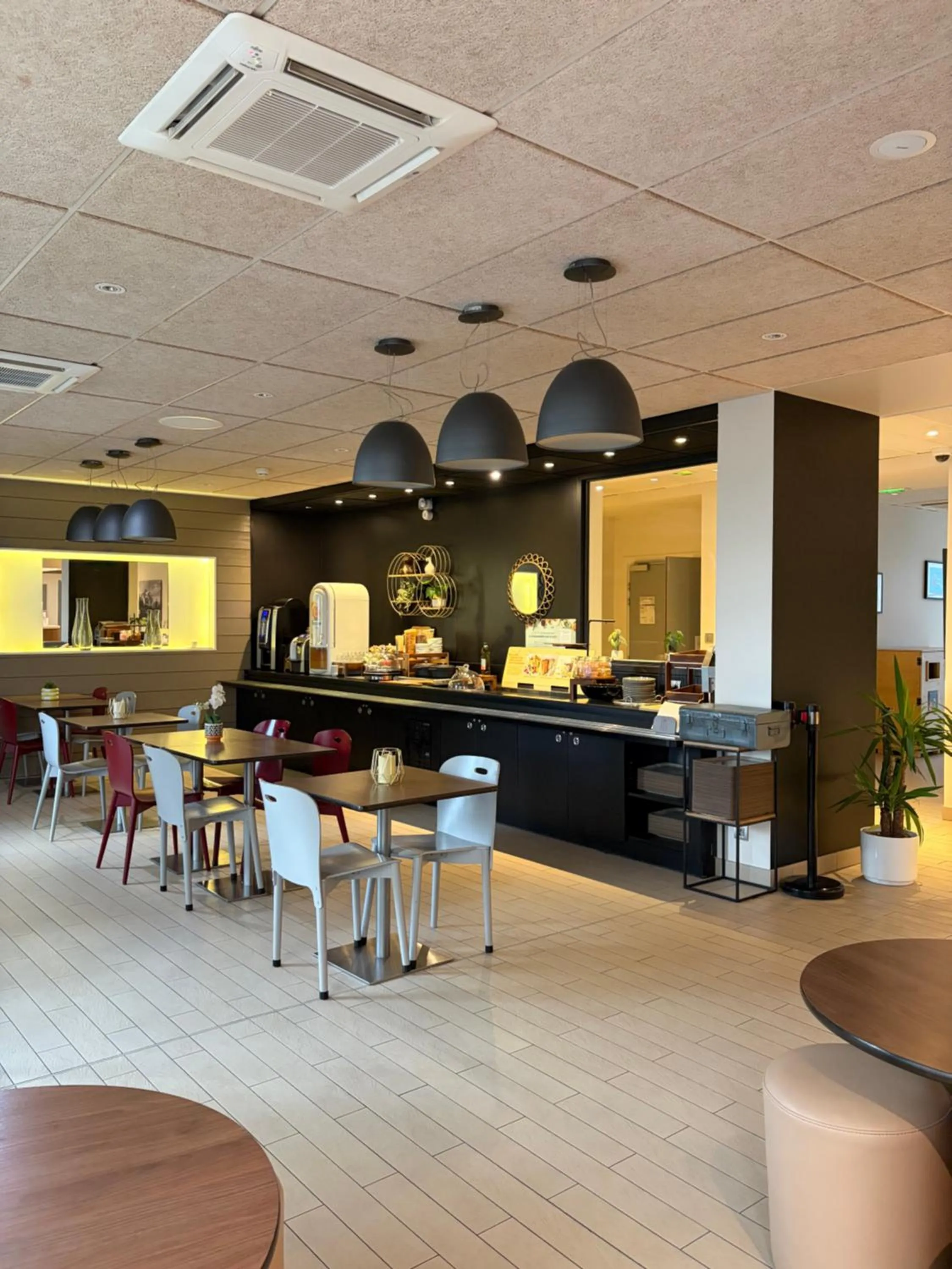 Restaurant/places to eat in Campanile Annemasse Gare– Genève