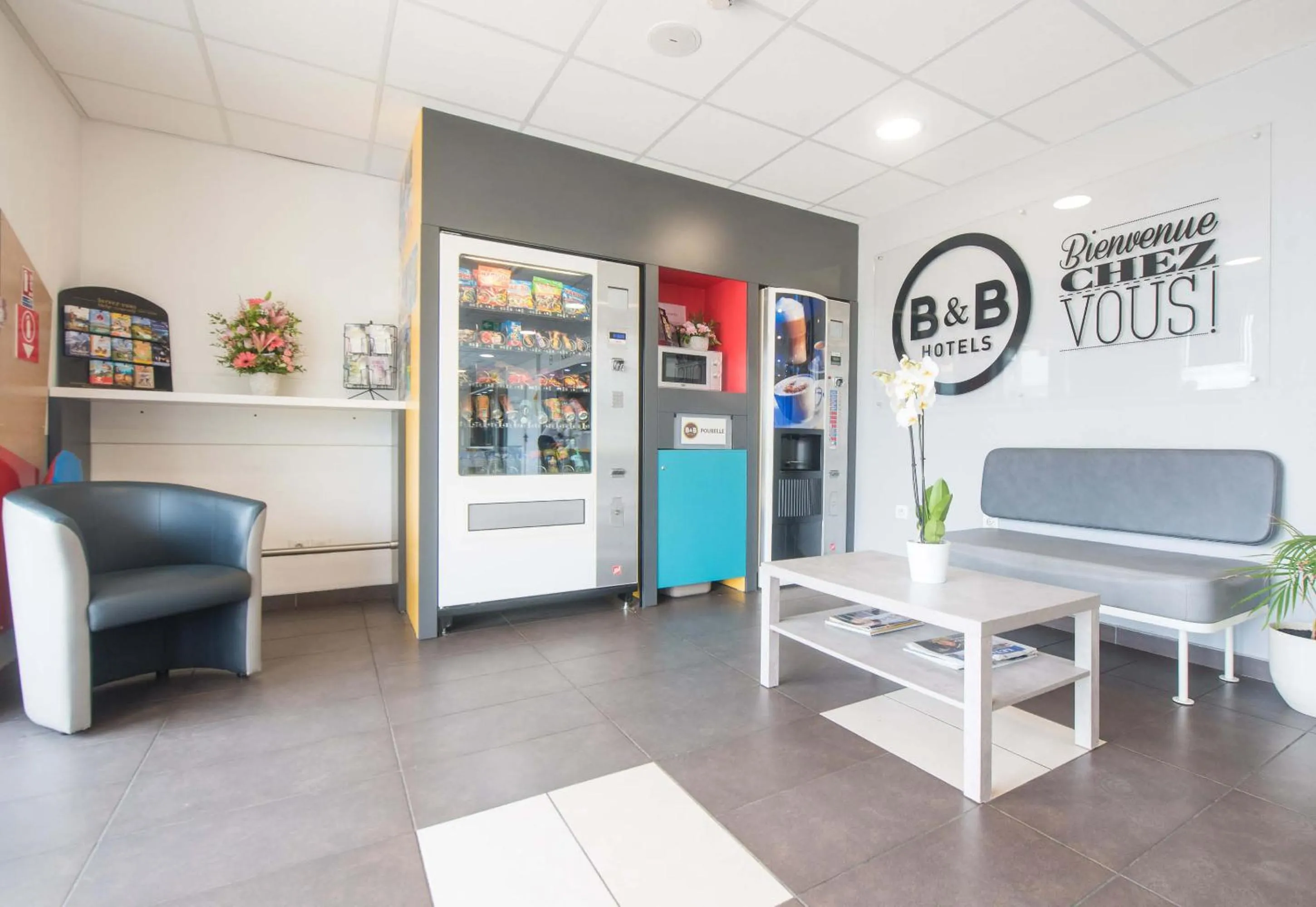 Lobby or reception in B&B HOTEL Gap