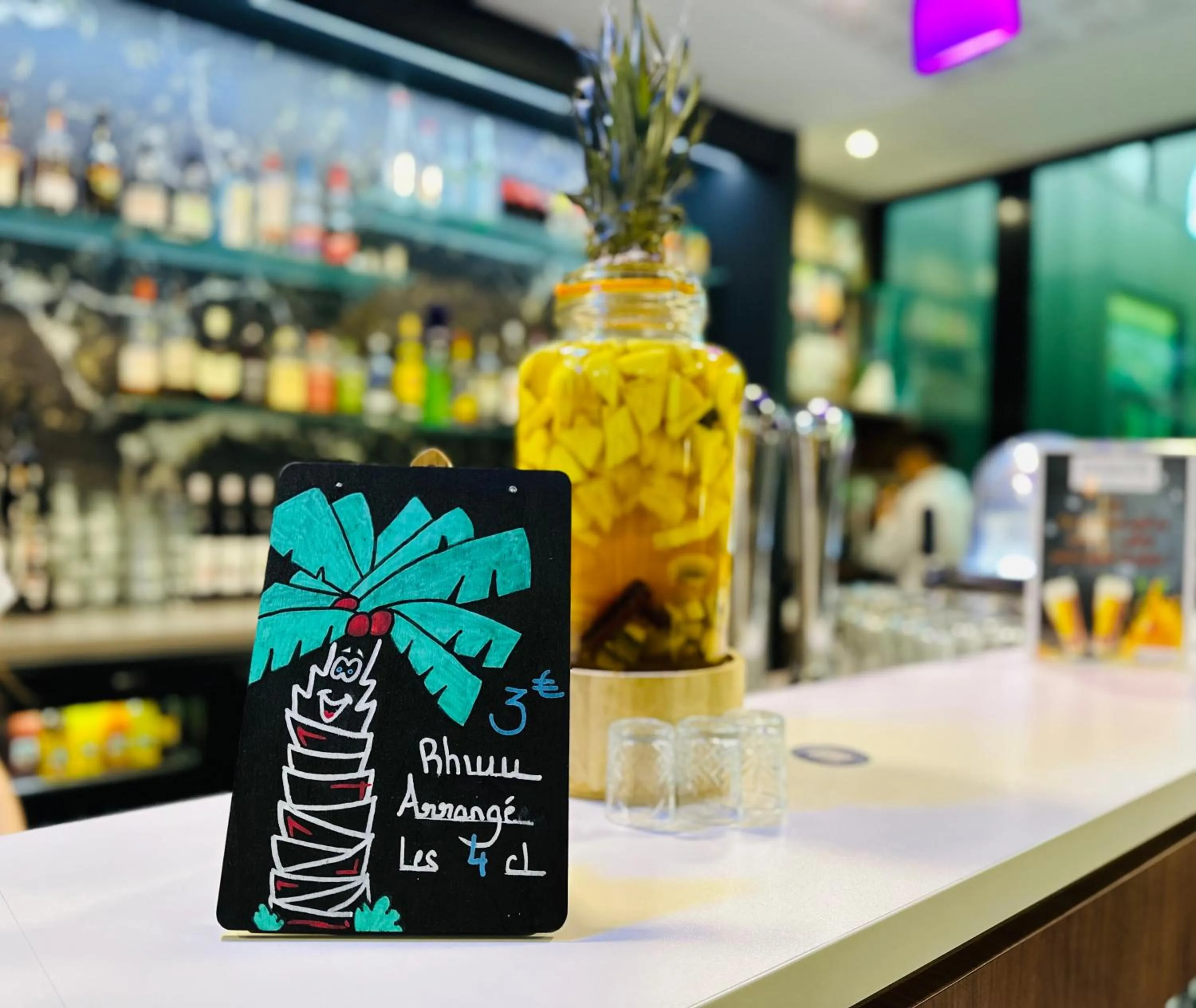 Lounge or bar in Campanile Belfort Montbéliard - Gare La Jonxion.