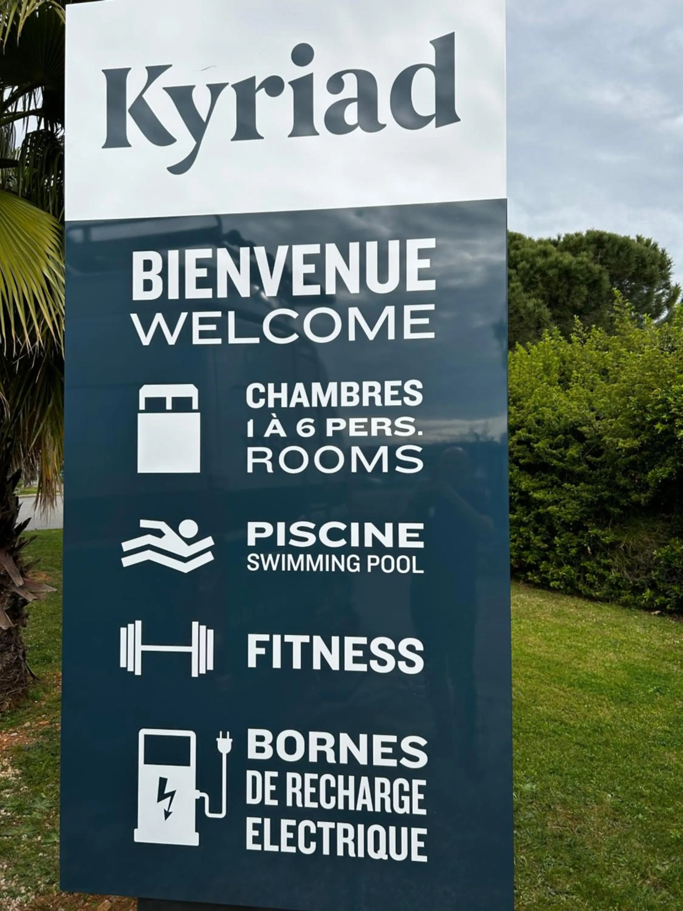 Property logo or sign in Kyriad Montpellier Aéroport - Gare Sud de France