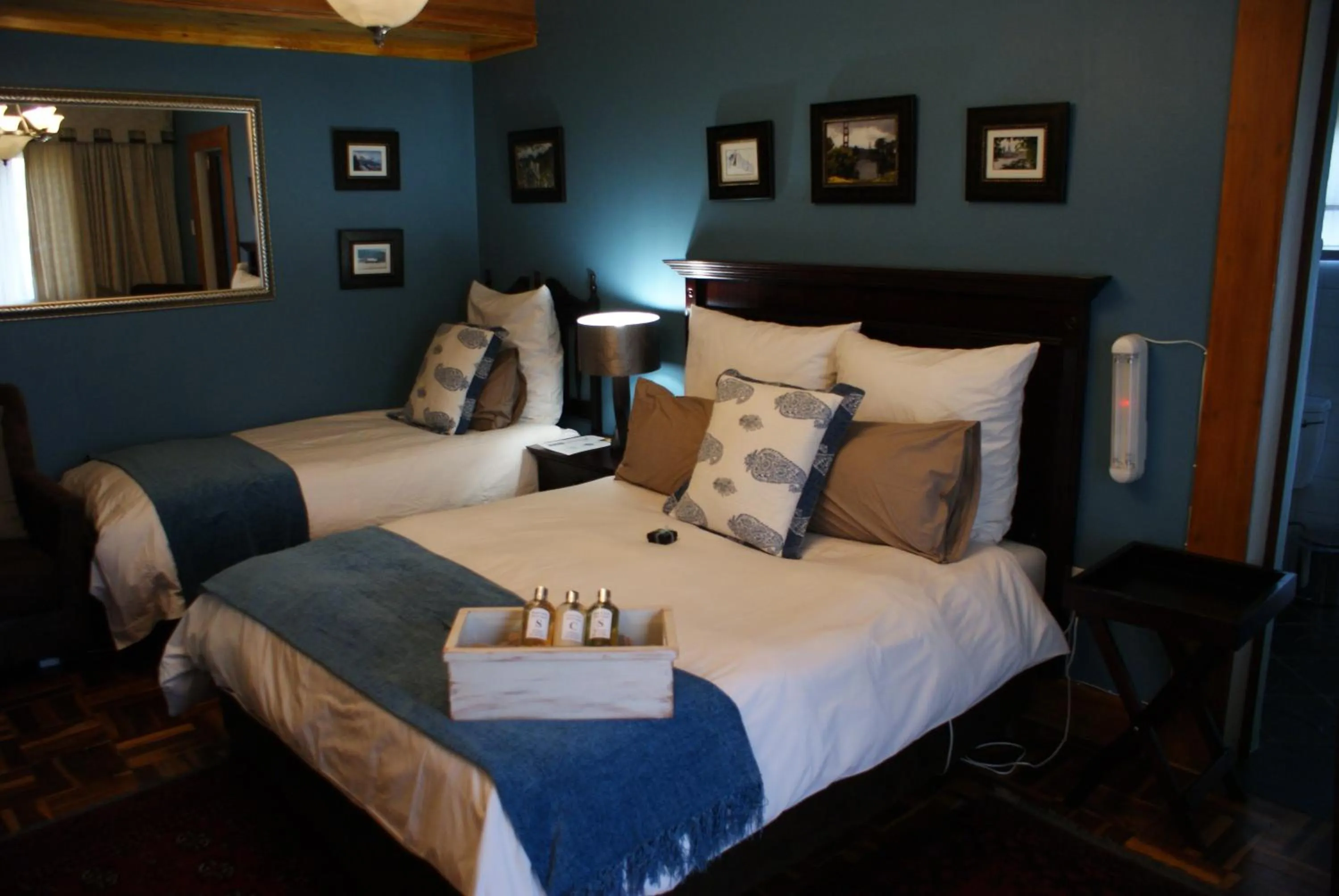 Photo of the whole room, Bed in Hampton House Guest House