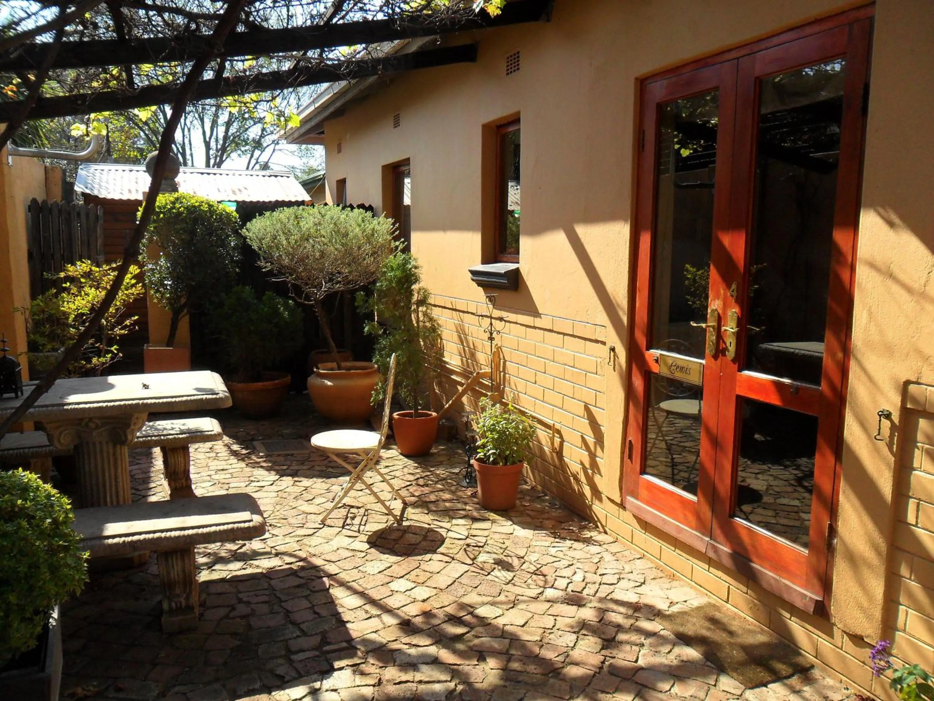 Garden in Hampton House Guest House