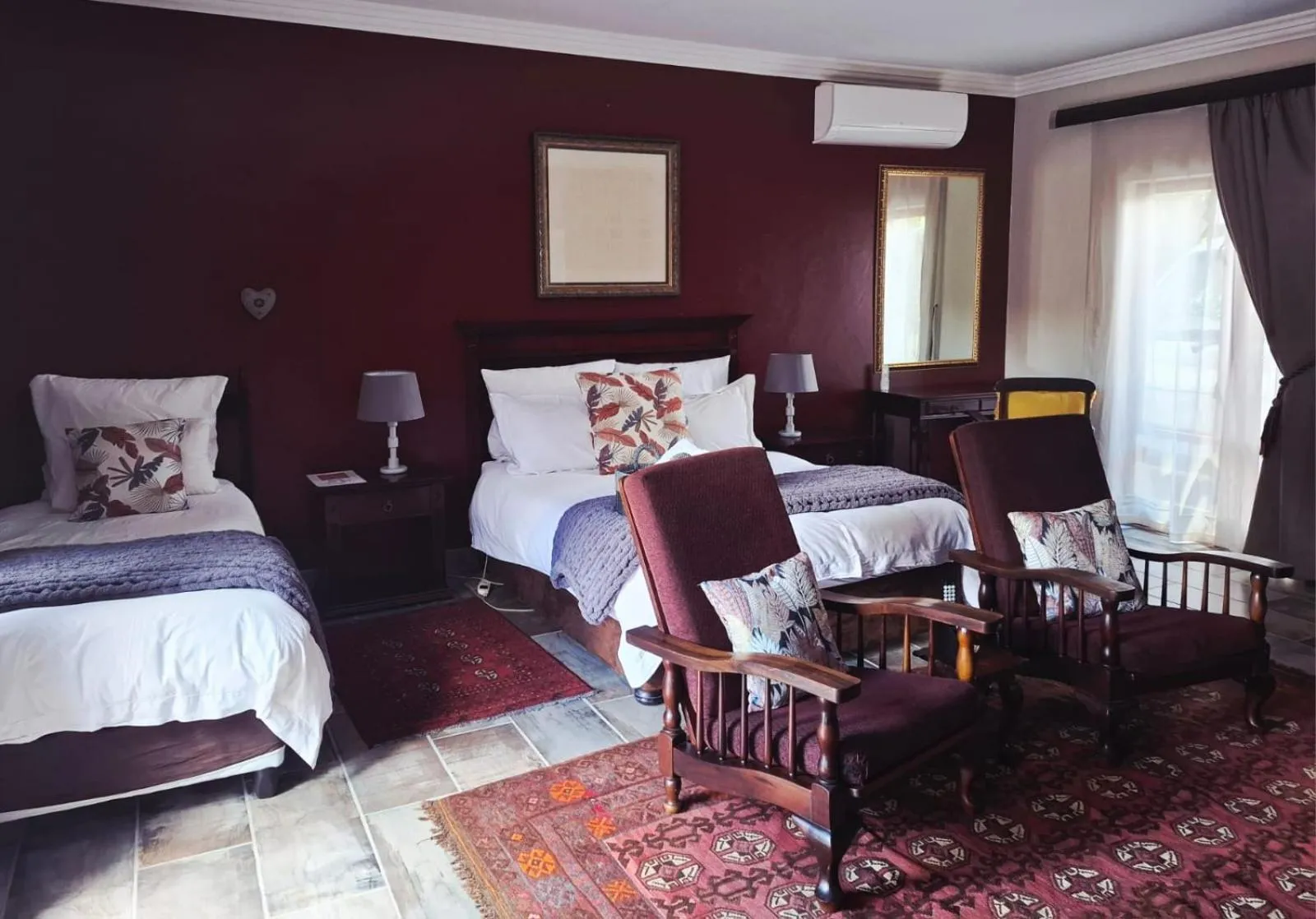 Photo of the whole room, Bed in Hampton House Guest House