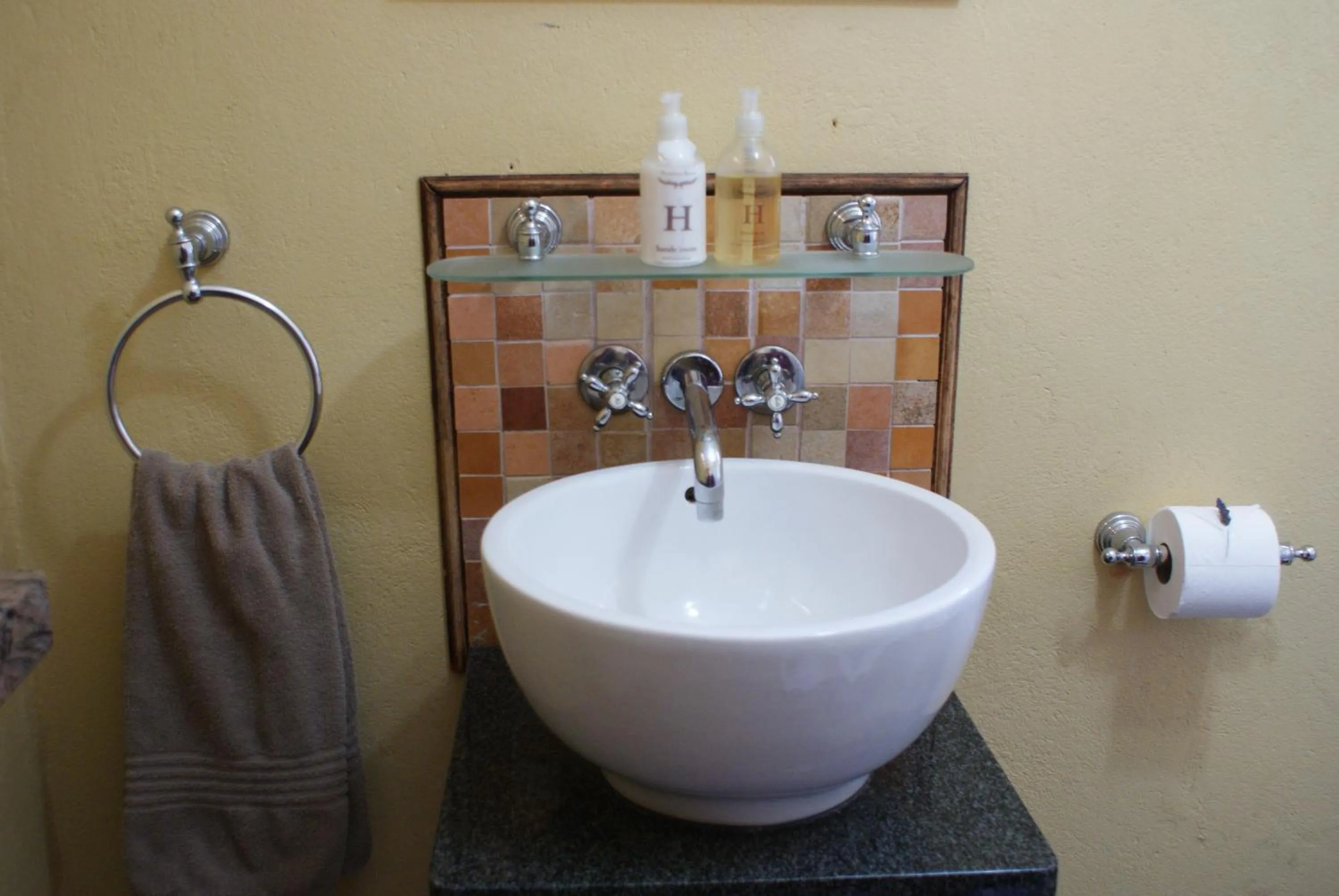 Bathroom in Hampton House Guest House