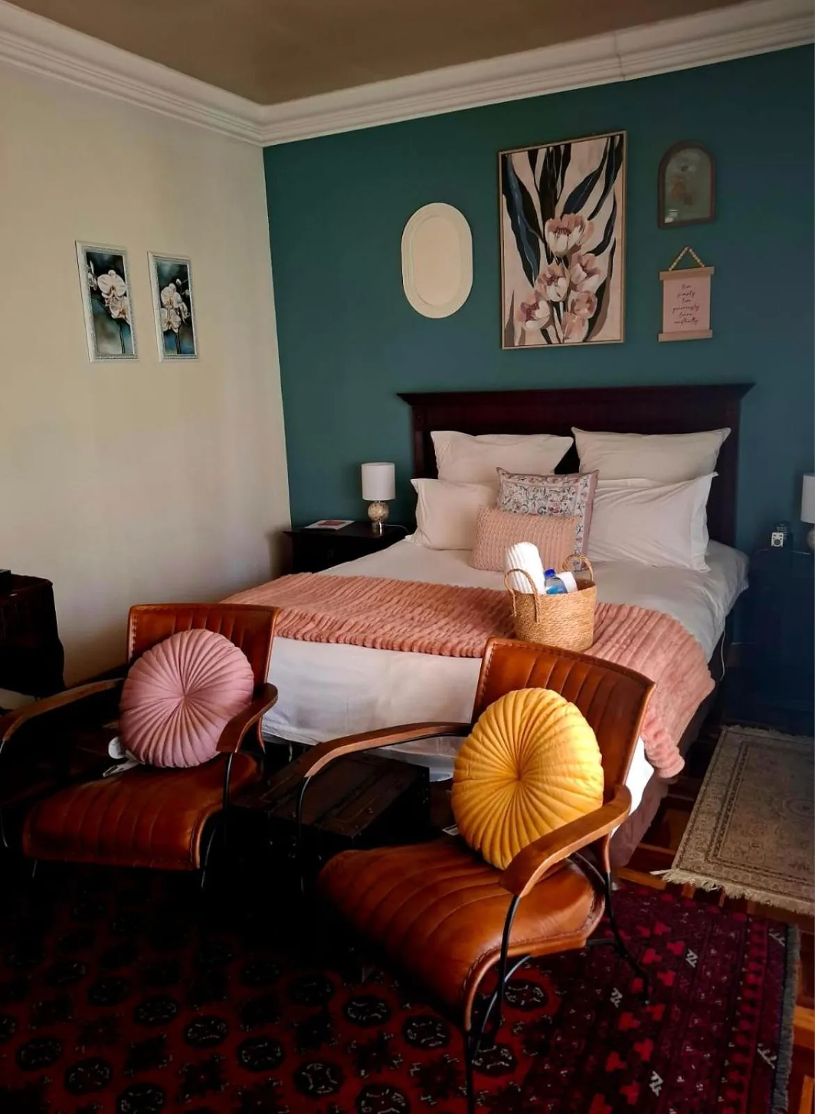 Bed in Hampton House Guest House