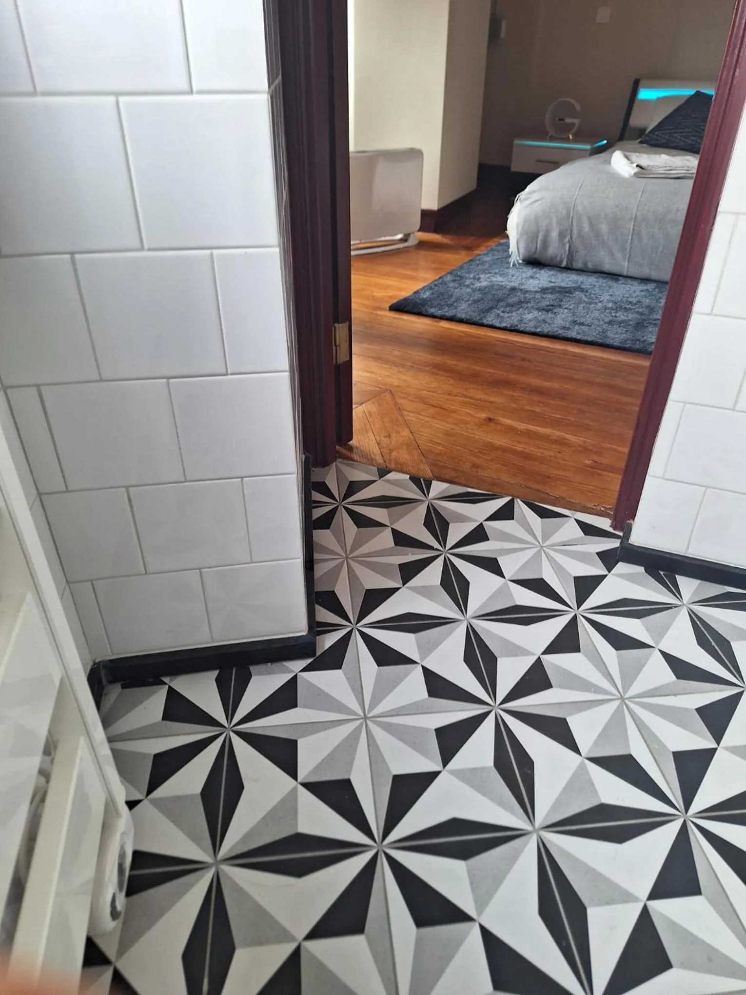 Bathroom, Bed in Easy Host Porto