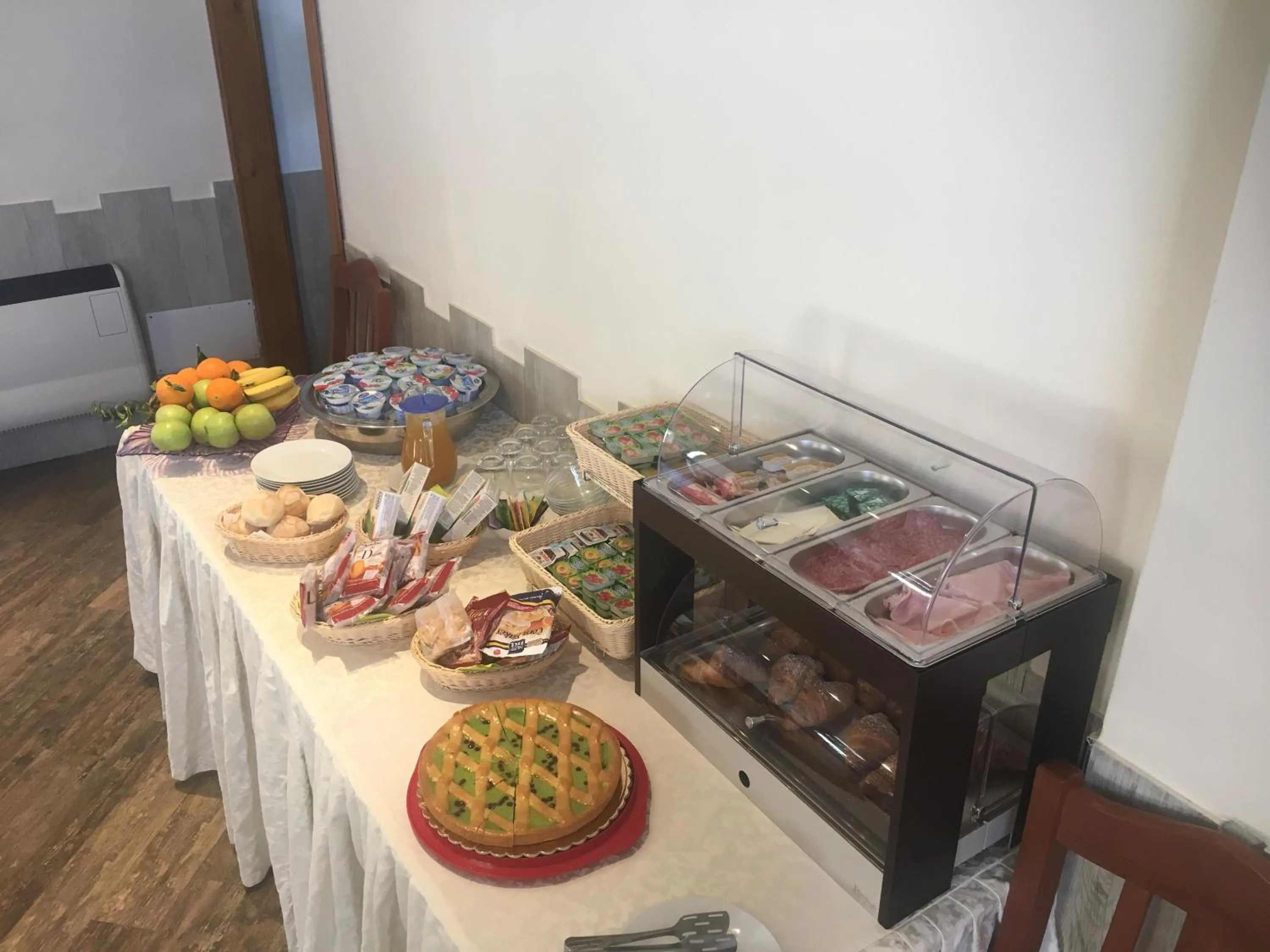 Buffet breakfast in Rianna Rooms & Breakfast