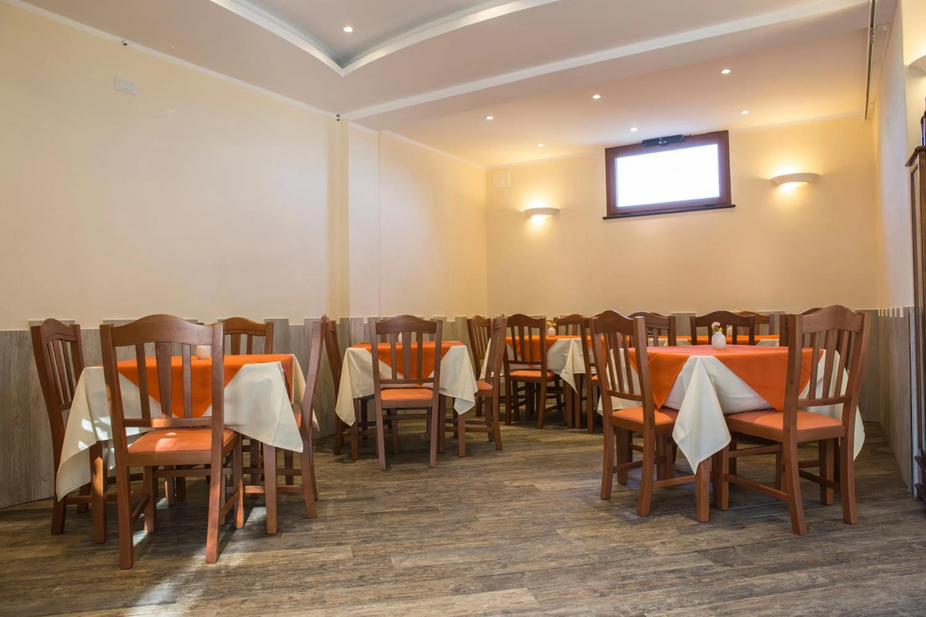 Restaurant/places to eat in Rianna Rooms & Breakfast