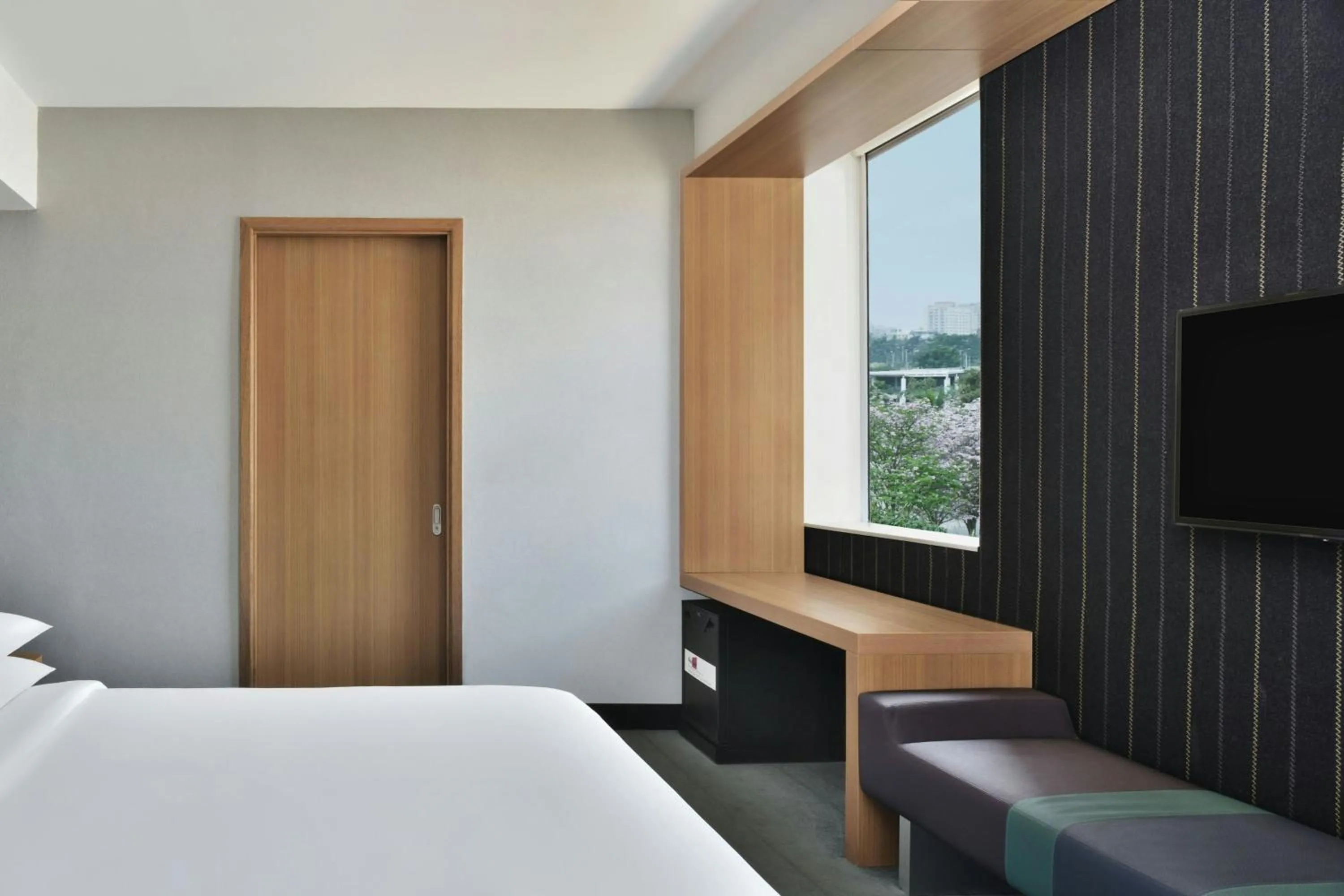 Photo of the whole room, Bed in Aloft Bengaluru Outer Ring Road