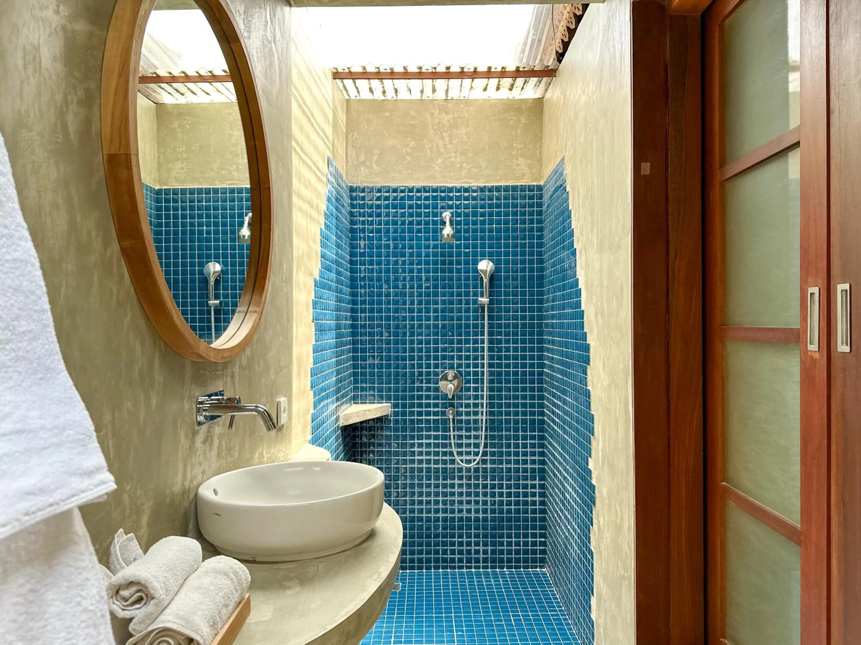 Shower in Villa Buga Pererenan