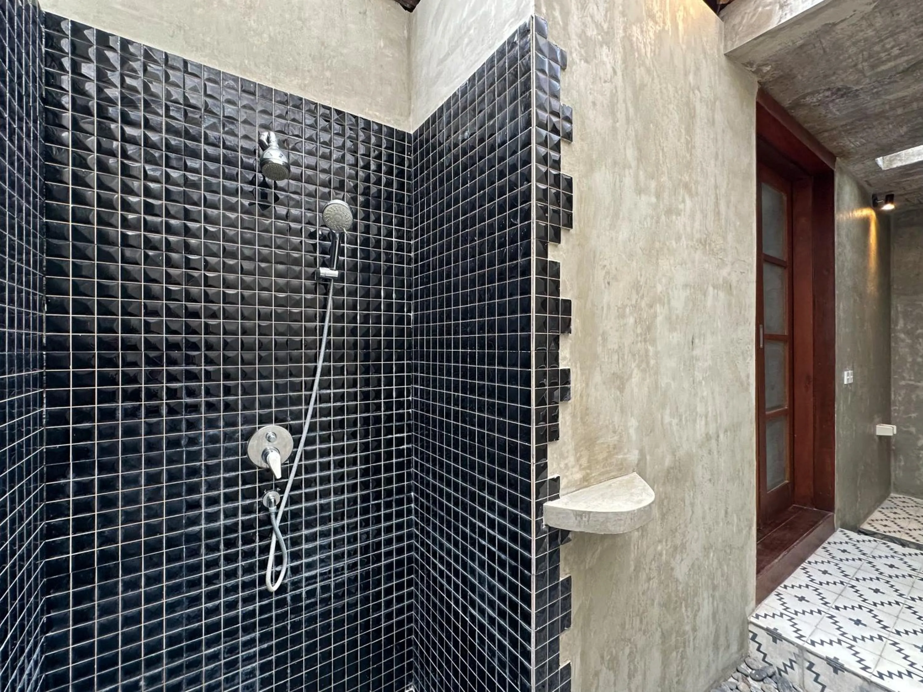 Shower in Villa Buga Pererenan