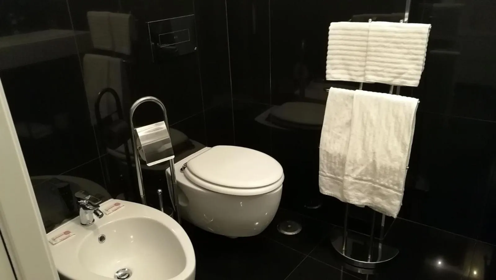 Toilet in Relais Arco Della Pace