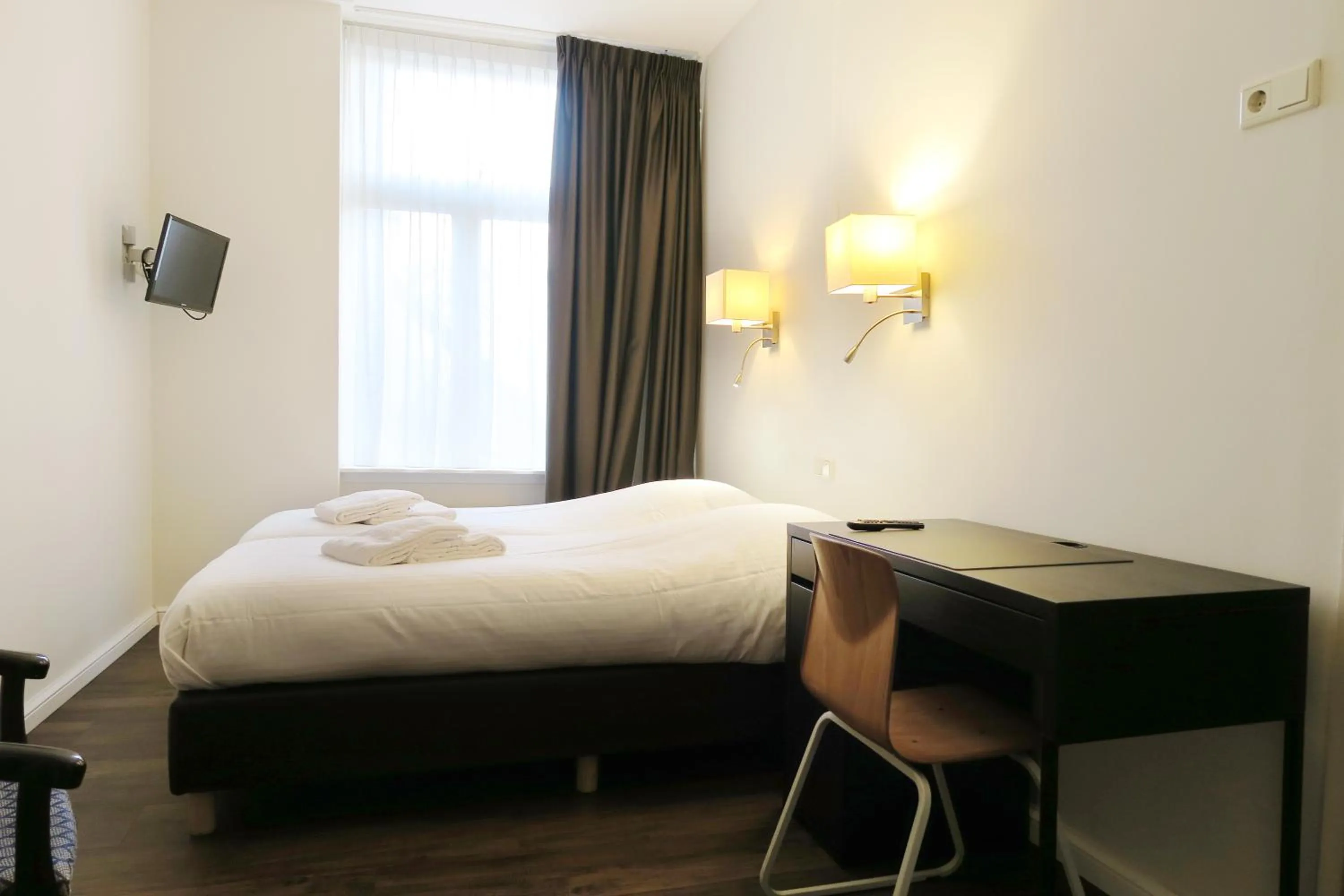 Bedroom, Bed in Hotel Carillon