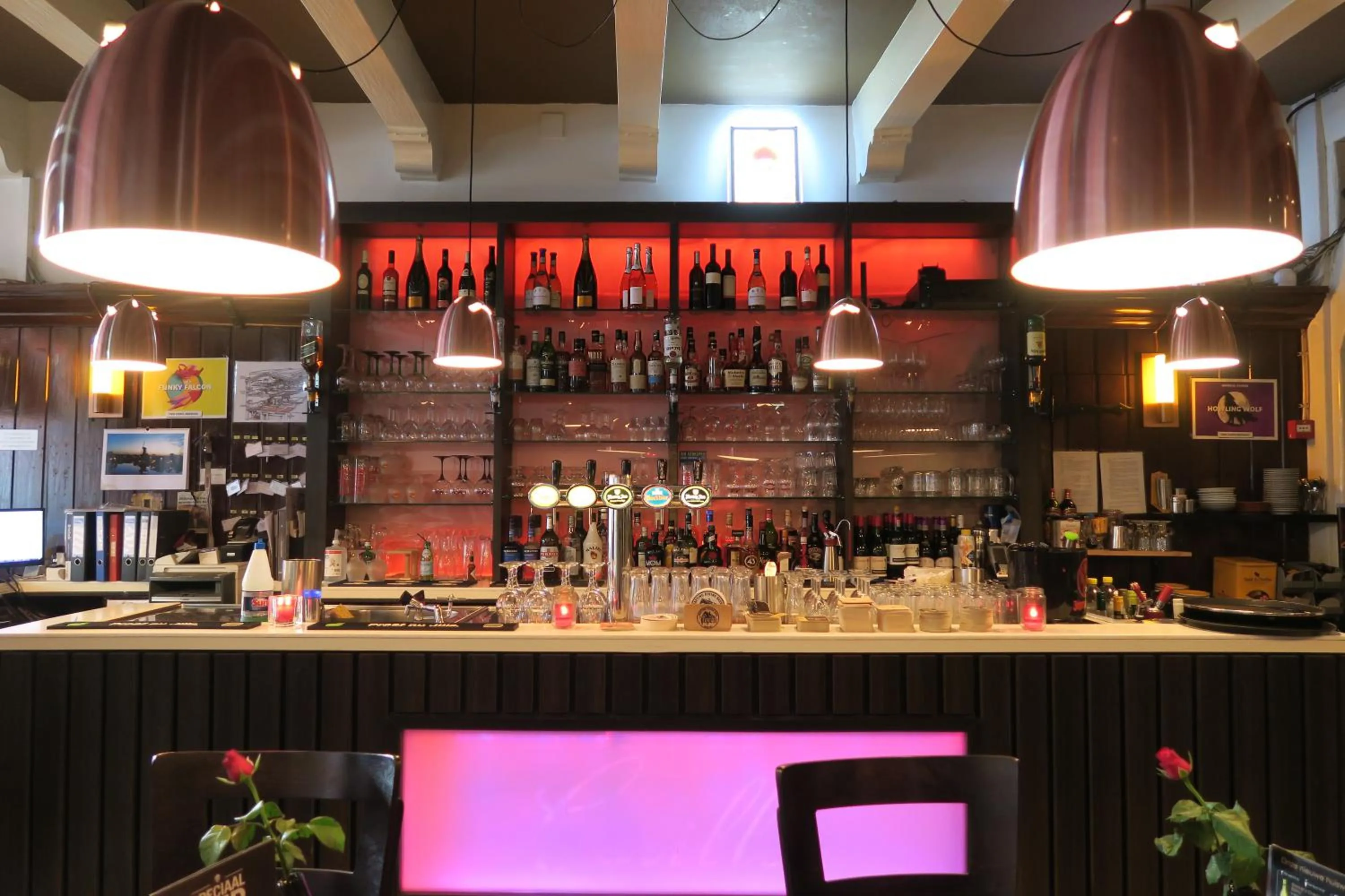 Dining area in Hotel Carillon
